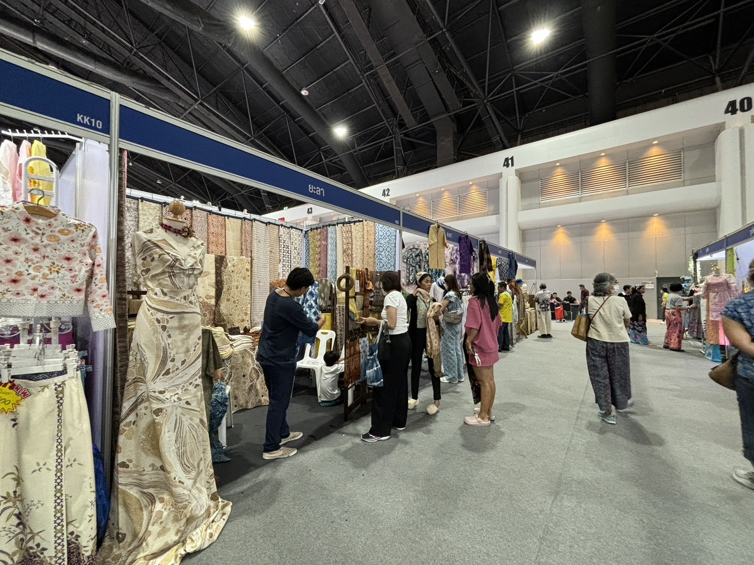 สีสัน OTOP YALA  ในงาน OTOP MIDYEAR 2024 “หลากหลายผลิตภัณฑ์ สีสันภูมิปัญญาไทย”