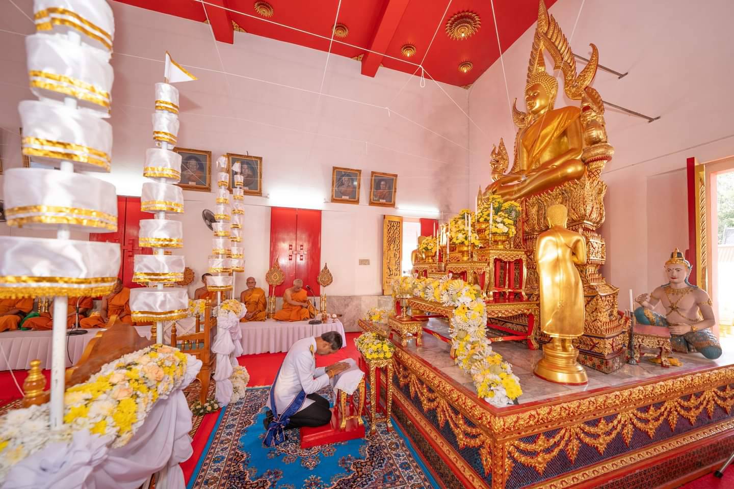 พช.ยะลา รวมพิธีเวียนเทียนสมโภชน้ำพระพุทธมนต์ศักดิ์สิทธิ์ เฉลิมพระเกียรติ พระบาทสมเด็จพระเจ้าอยู่หัว เนื่องในโอกาสพระราชพิธีมหามงคลเฉลิมพระชนมพรรษา 6 รอบ 28 กรกฎาคม 2567