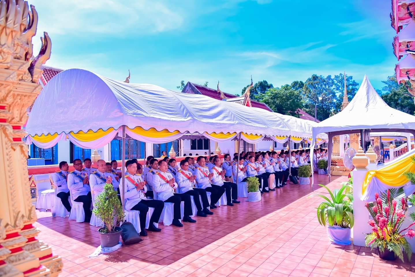 พช.ยะลา รวมพิธีเวียนเทียนสมโภชน้ำพระพุทธมนต์ศักดิ์สิทธิ์ เฉลิมพระเกียรติ พระบาทสมเด็จพระเจ้าอยู่หัว เนื่องในโอกาสพระราชพิธีมหามงคลเฉลิมพระชนมพรรษา 6 รอบ 28 กรกฎาคม 2567