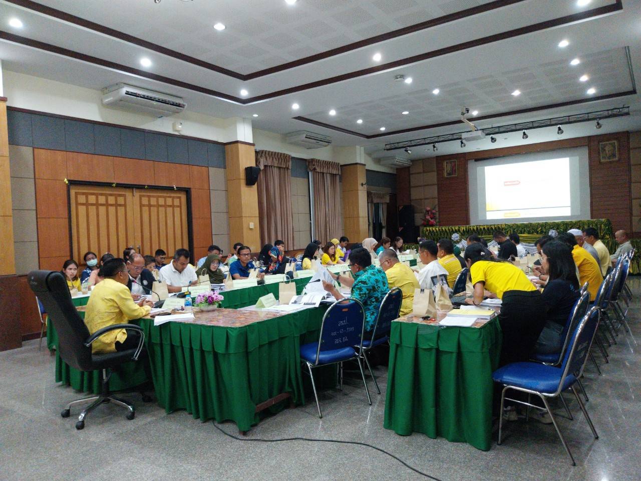 พข.ยะลา ร่วมประชุมกลั่นกรองโครงการตามแผนปฏิบัติราชการประจำปีงบประมาณของจังหวัดยะลา ประจำปี 2567