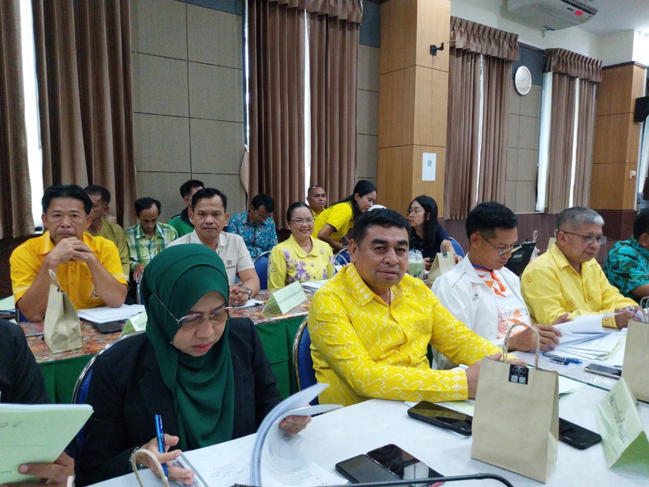 พข.ยะลา ร่วมประชุมกลั่นกรองโครงการตามแผนปฏิบัติราชการประจำปีงบประมาณของจังหวัดยะลา ประจำปี 2567