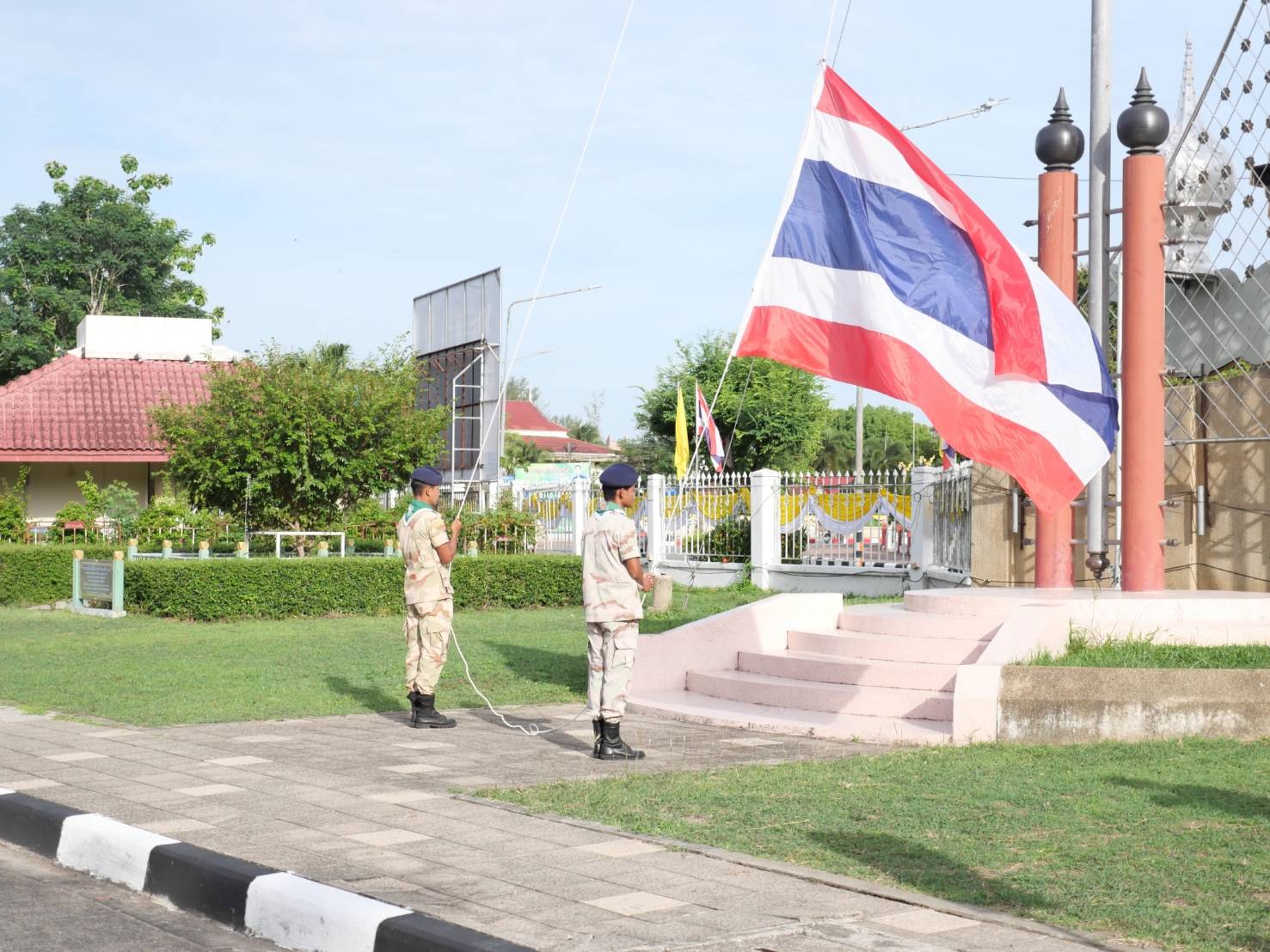 พช.ยะลา ร่วมกิจกรรมเข้าแถวเคารพธงชาติ และร่วมร้องเพลงชาติ