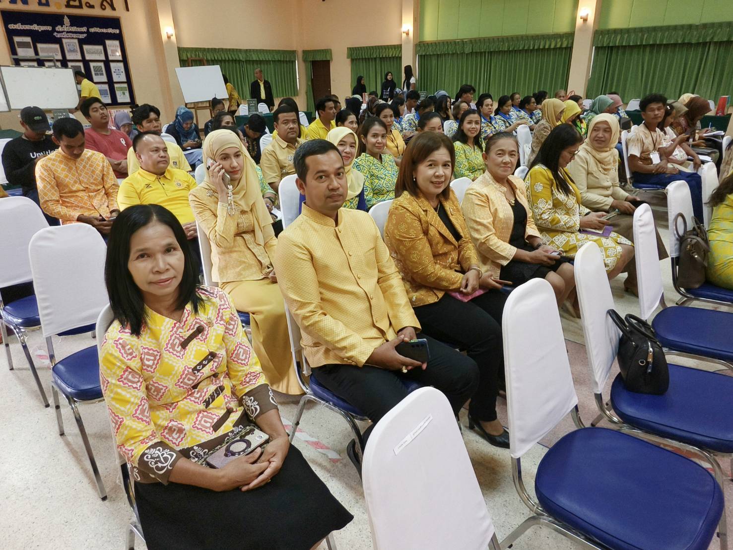 พช.ยะลา ร่วมพิธีเปิดโครงการรพัฒนาศักยภาพผู้ประกอบการในการต่อยอดภูมปัญญาผ้าไทย และงานหัตถกรรมด้วยนวัตกรรมสู่ความยั่งยืน