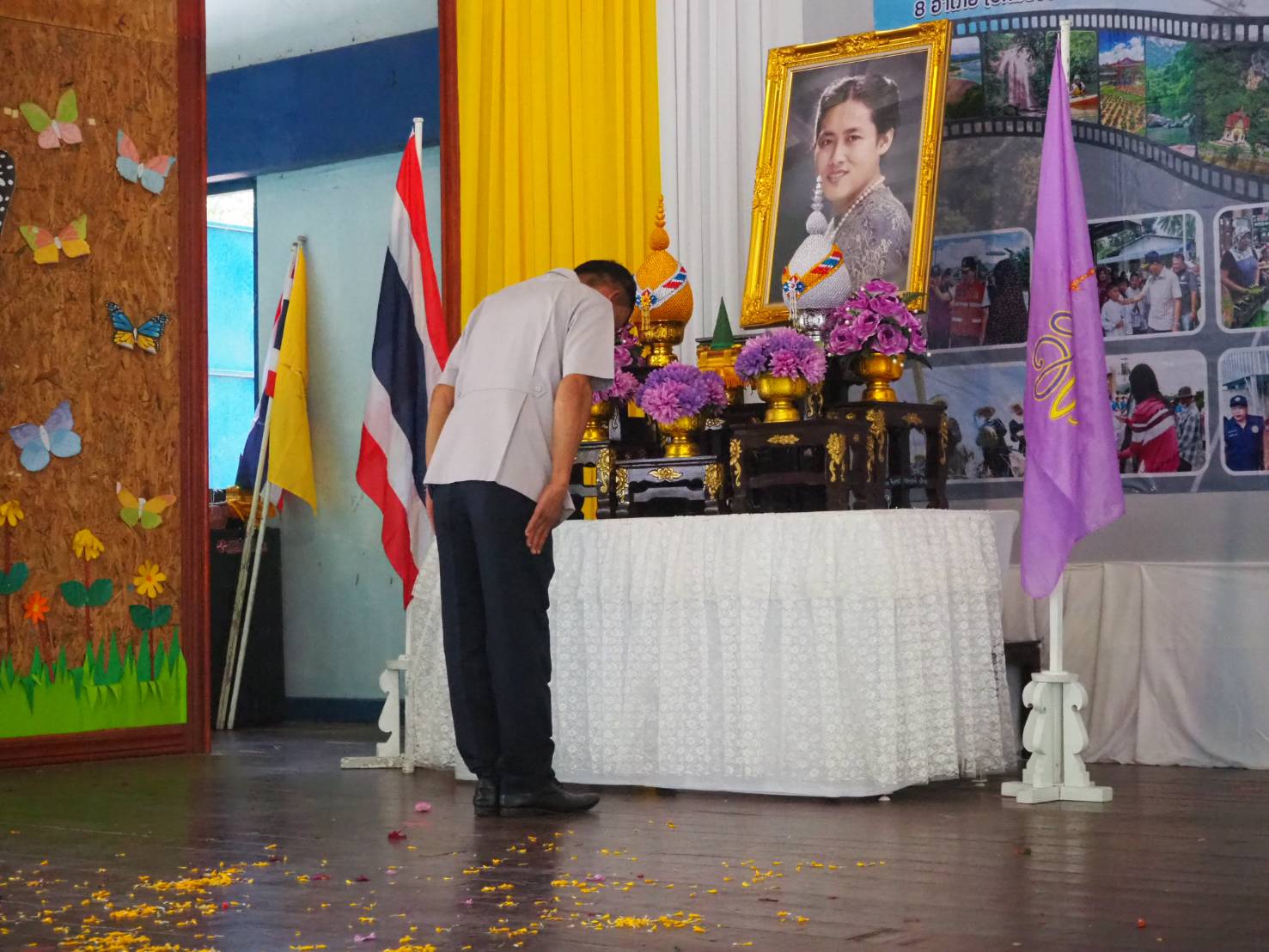พช.ยะลา ร่วมกิจกรรมจังหวัดเคลื่อนที่ บำบัดทุกข์ บำรุงสุข