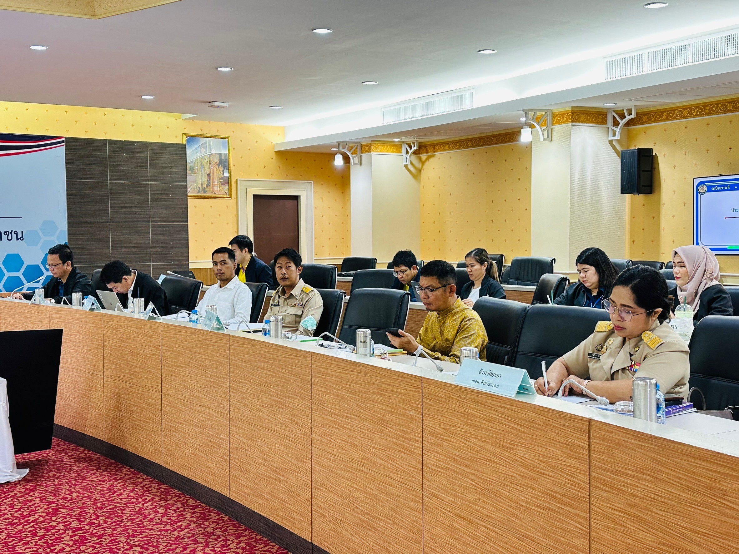 พช.ยะลา ร่วมประชุมติดตามการแก้ไขปัญหาครัวเรือนยากจน ของศอ.บต. ภายใต้โครงการพัฒนาตามศักยภาพของพื้นที่ แผนงานบูรณาการขับเคลื่อนการแก้ไขปัญหาจังหวัดชายแดนภาคใต้