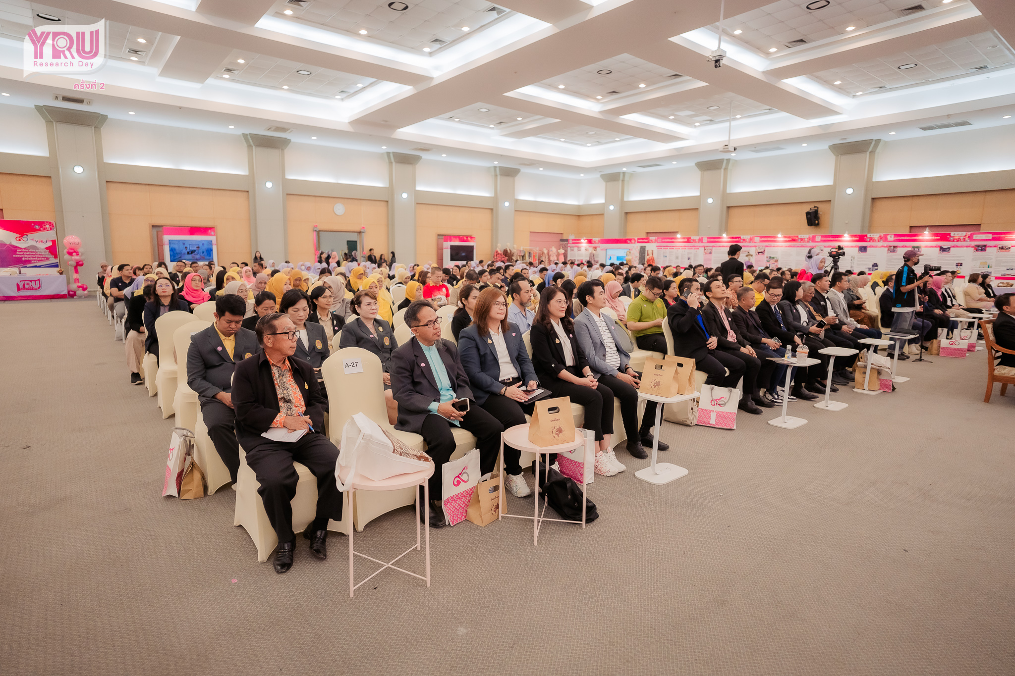 พช.ยะลา เข้าร่วมเป็นเกียรติในพิธิเปิดและร่วมกิจกรรมในงาน YRU Research Day 2024