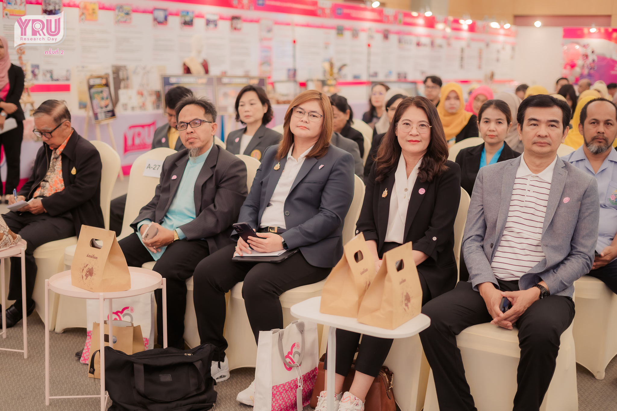 พช.ยะลา เข้าร่วมเป็นเกียรติในพิธิเปิดและร่วมกิจกรรมในงาน YRU Research Day 2024