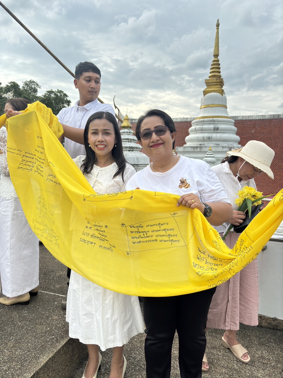 พช.ยะลา ร่วมกิจกรรมส่งเสริมพระพุทธศาสนา พิธีทำบุญตักบาตร เนื่องในวันอาสาฬหบูชา และวันเข้าพรรษา ประจำปี 2567