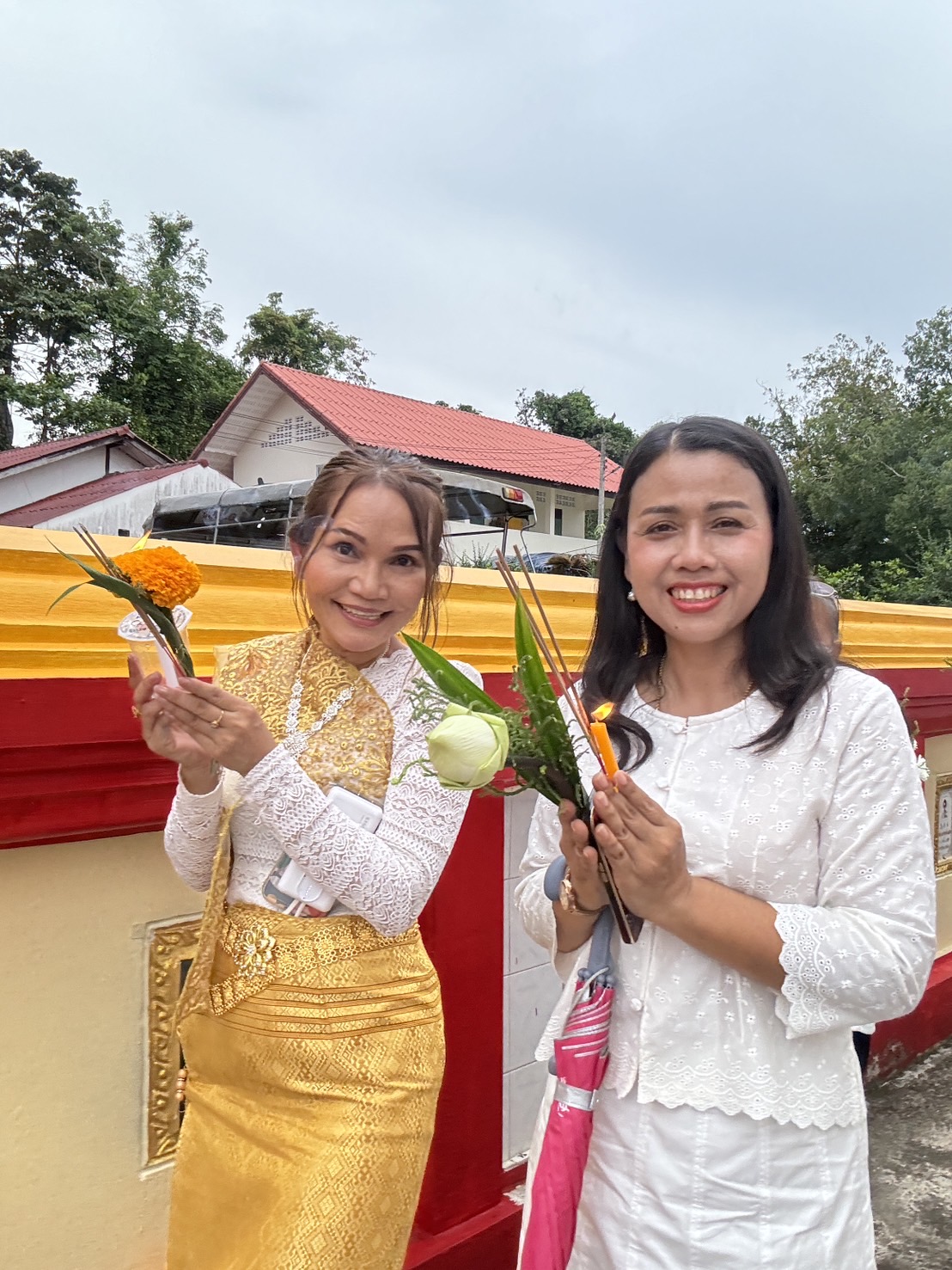 พช.ยะลา ร่วมกิจกรรมส่งเสริมพระพุทธศาสนา พิธีทำบุญตักบาตร เนื่องในวันอาสาฬหบูชา และวันเข้าพรรษา ประจำปี 2567