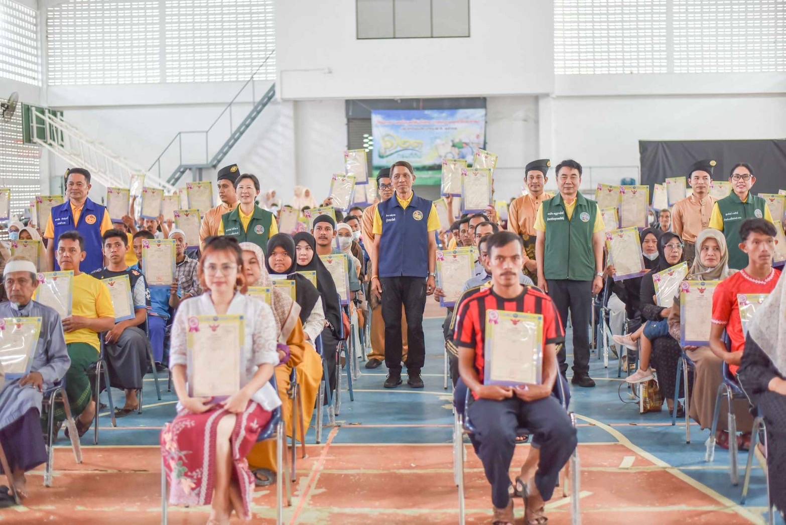 พช.ยะลา ร่วมพิธีมอบโฉนดที่ดิน