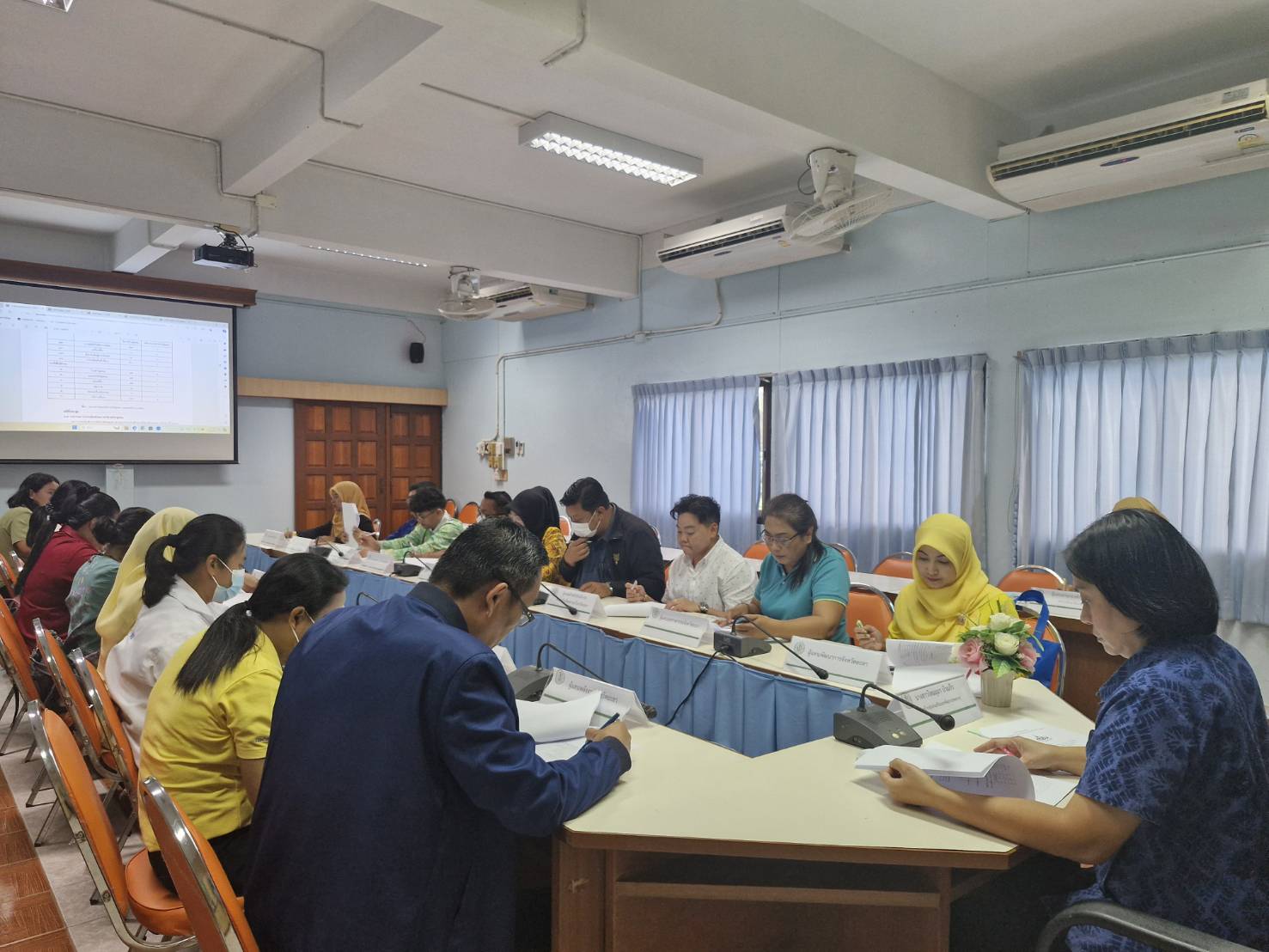 พช.ยะลา ร่วมประชุมคณะอนุกรรมการส่งเสริมวิสาหกิจชุมชนจังหวัดยะลา