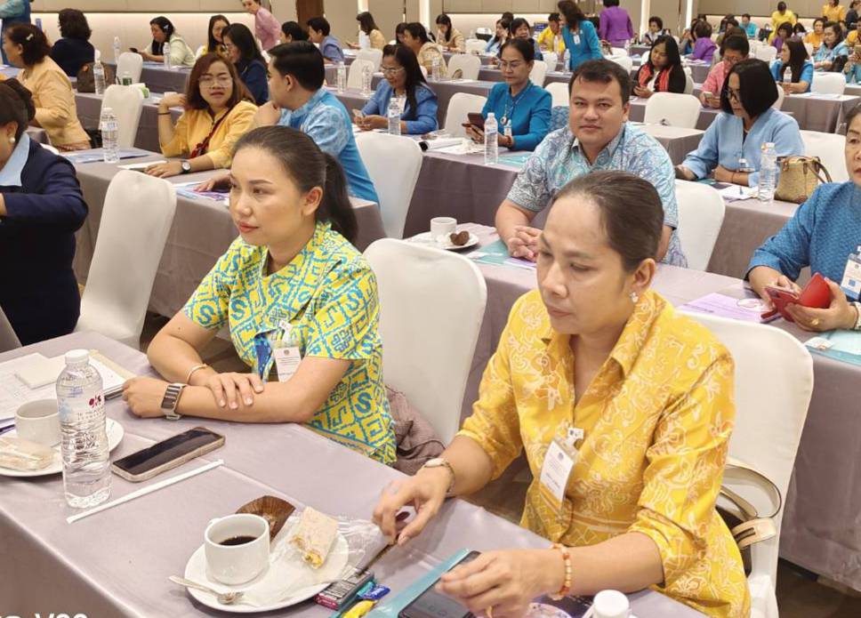 พช.ยะลา ร่วมโครงการส่งเสริมและพัฒนาอาชีพ และกิจกรรมมอบโล่รางวัลให้แก่สตรีดีเด่นในการสนับสนุนการขับเคลื่อนนโยบายและภารกิจสำคัญกระทรวงมหาดไทย ประจำปีงบประมาณ พ.ศ. 2567