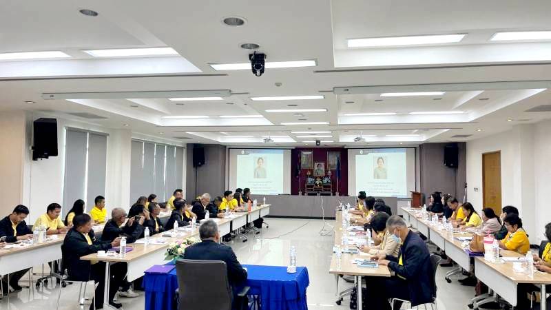 พช.ยะลา ร่วมประชุมเตรียมความพร้อมเข้าร่วมงานมหกรรมกองทุนแม่ของแผ่นดิน ปี 2567