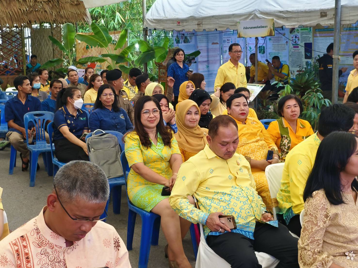 พช.ยะลา ร่วมพิธีเปิดงานมหกรรมผลไม้และของดีเมืองยะลา ประจำปี 2567