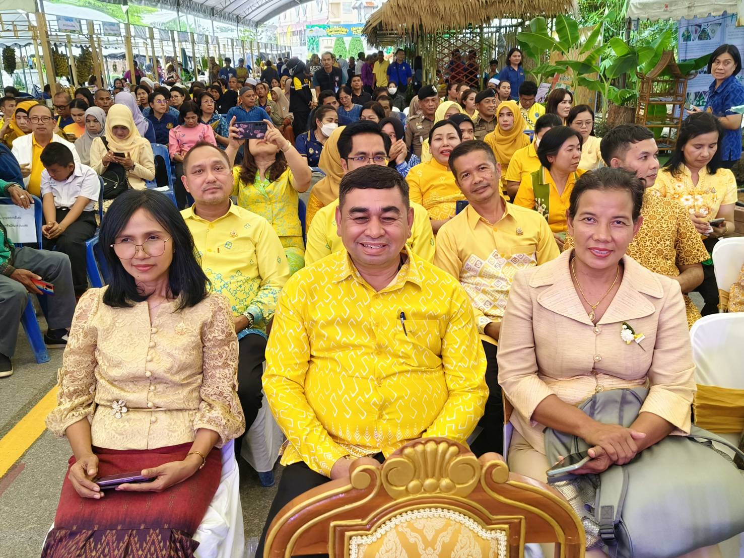 พช.ยะลา ร่วมพิธีเปิดงานมหกรรมผลไม้และของดีเมืองยะลา ประจำปี 2567