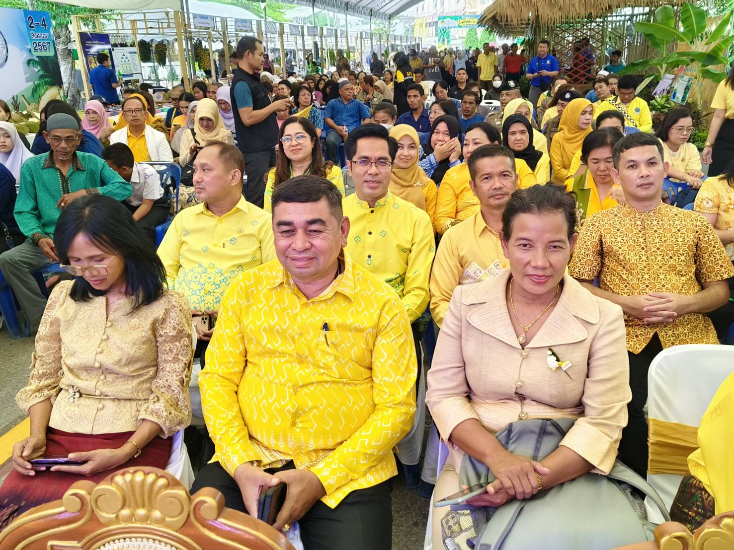 พช.ยะลา ร่วมพิธีเปิดงานมหกรรมผลไม้และของดีเมืองยะลา ประจำปี 2567