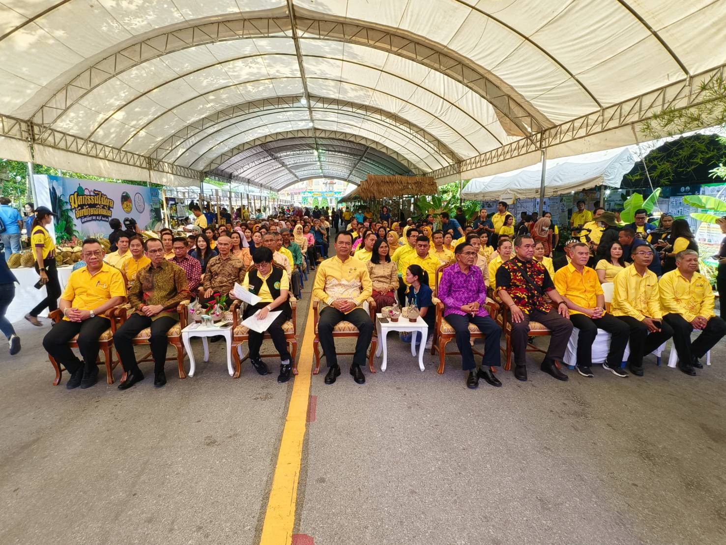 พช.ยะลา ร่วมพิธีเปิดงานมหกรรมผลไม้และของดีเมืองยะลา ประจำปี 2567