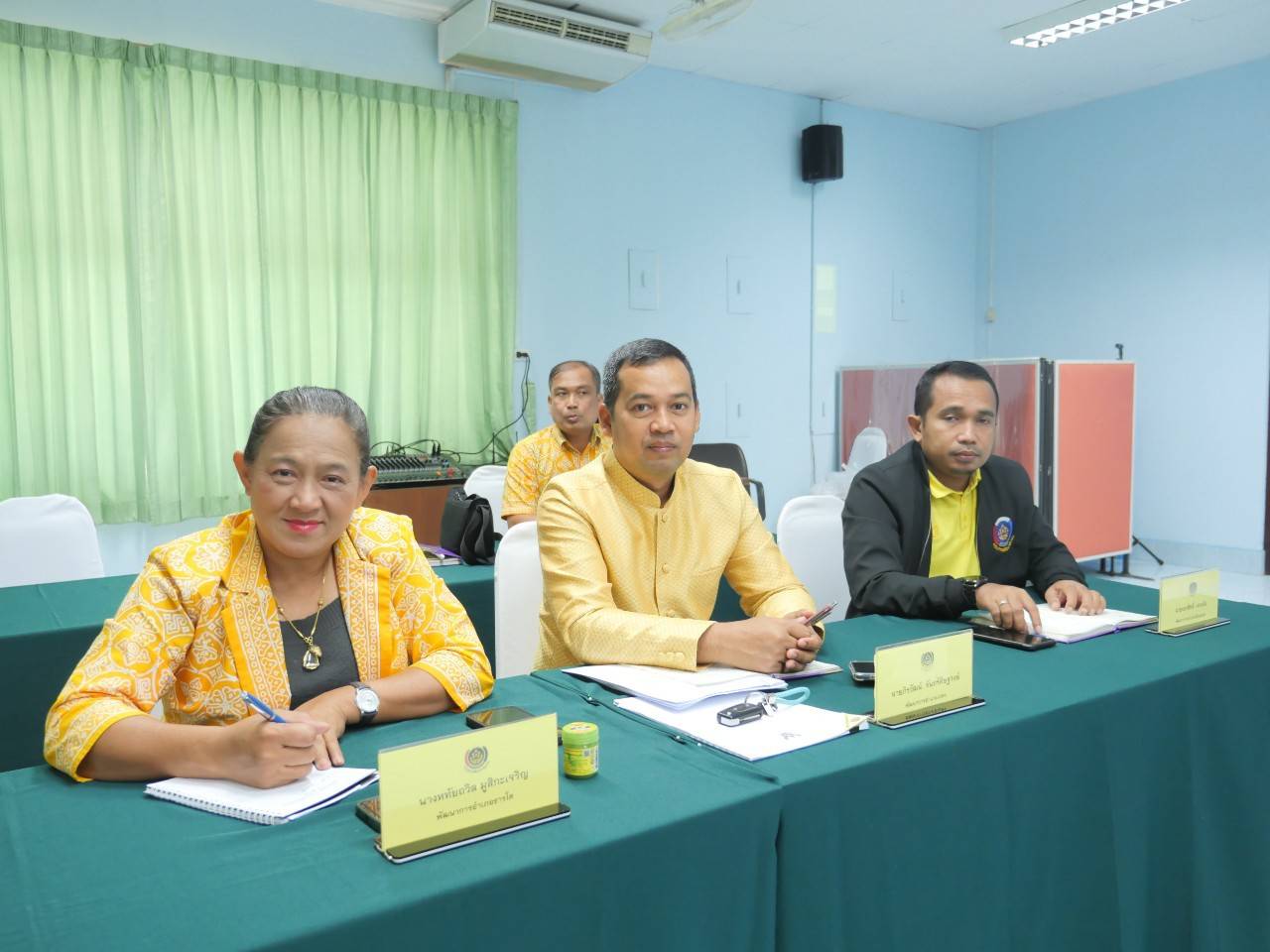 พช.ยะลา ร่วมต้อนรับผู้ตรวจราชการกรมการพัฒนาชุมชน และรายงานผลการดำเนินงานกิจกรรมพัฒนาชุมชนและการปฏิบัติราชการตามภารของกรมการพัฒนาชุมชน