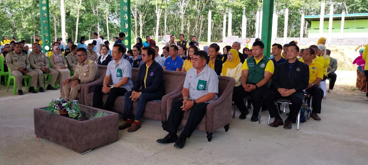 พช.ยะลา ร่วมพิธีเปิดโครงการจังหวัดเคลื่อนที่ “หน่วยบำบัดทุกข์ บำรุงสุข สร้างรอยยิ้มให้ประชาชน”