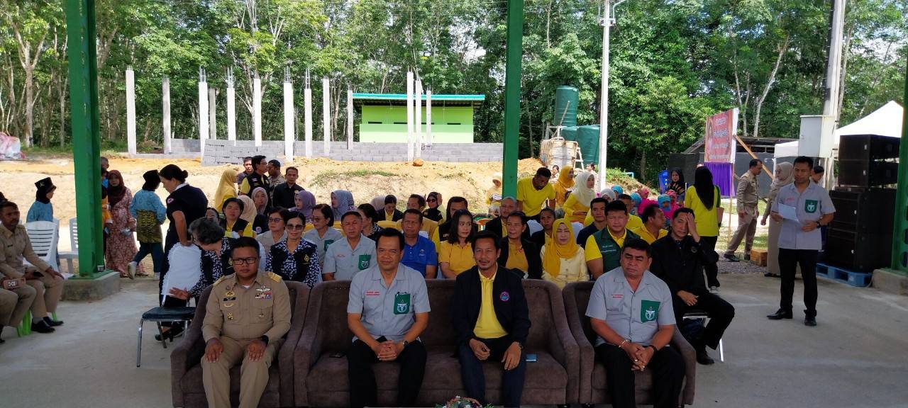 พช.ยะลา ร่วมพิธีเปิดโครงการจังหวัดเคลื่อนที่ “หน่วยบำบัดทุกข์ บำรุงสุข สร้างรอยยิ้มให้ประชาชน”