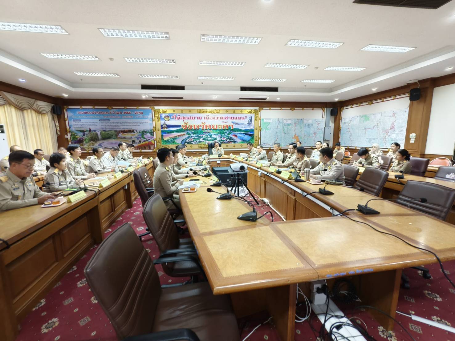 พช.ยะลา ร่วมประชุมนายอำเภอ หัวหน้าส่วนราชการ รัฐวิสาหกิจ สังกัดกระทรวงมหาดไทย