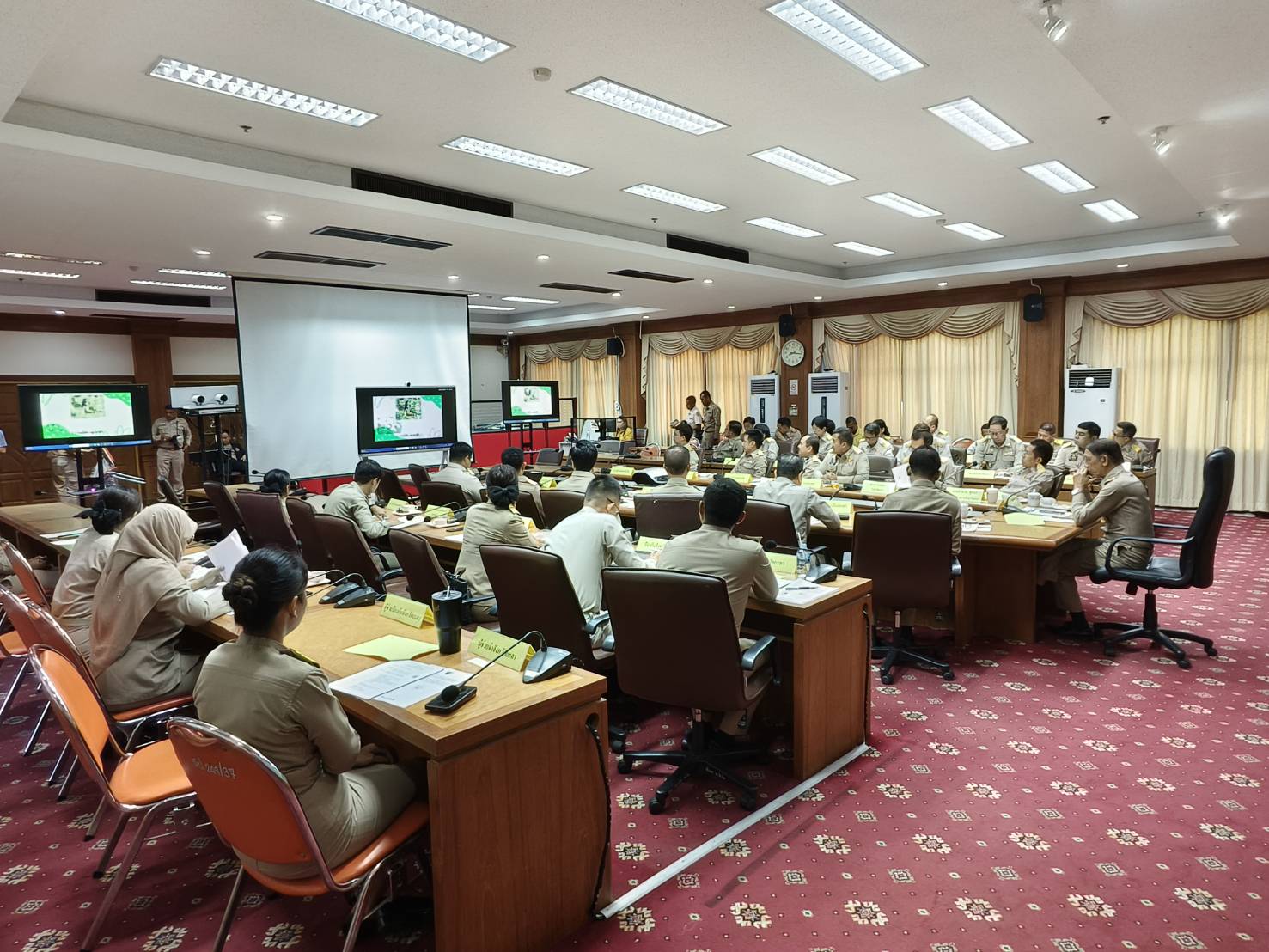 พช.ยะลา ร่วมประชุมนายอำเภอ หัวหน้าส่วนราชการ รัฐวิสาหกิจ สังกัดกระทรวงมหาดไทย