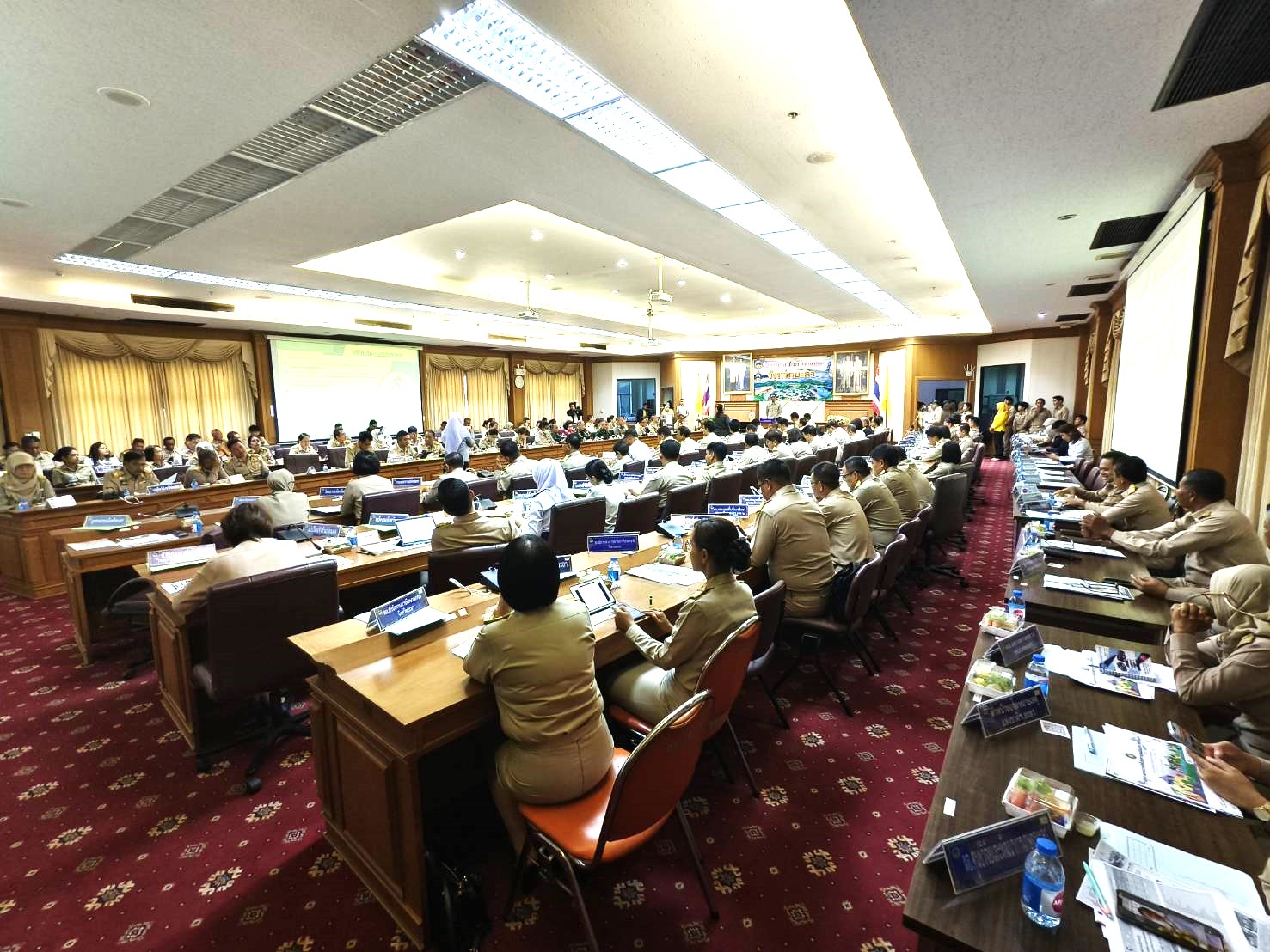 พช.ยะลา ร่วประชุมคณะกรมการจังหวัดและหัวหน้าส่วนราชการ ครั้งที่ 8/2567