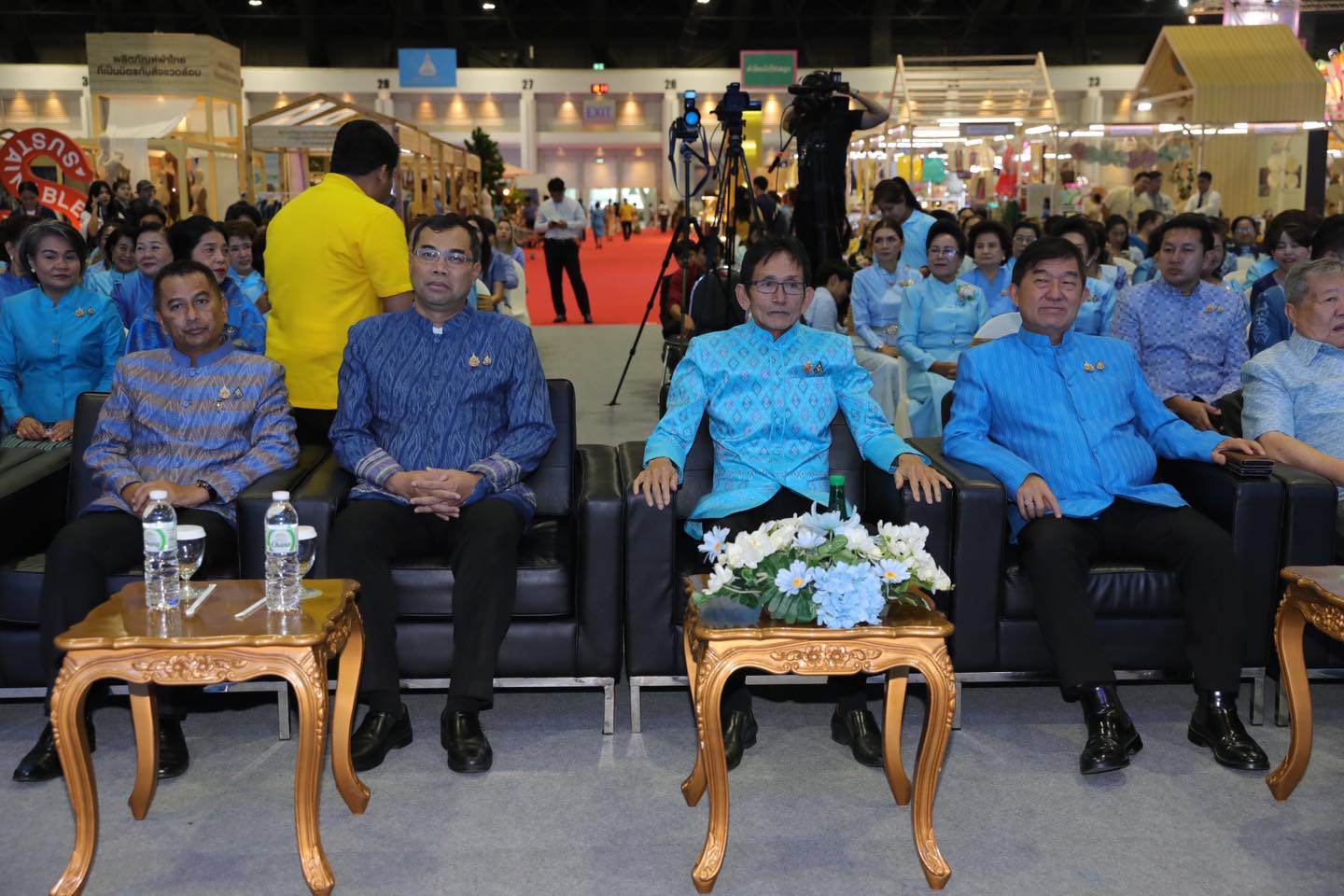 พช.ยะลา ร่วมโครงการส่งเสริมและพัฒนาอาชีพ และกิจกรรมมอบโล่รางวัลให้แก่สตรีดีเด่นในการสนับสนุนการขับเคลื่อนนโยบายและภารกิจสำคัญกระทรวงมหาดไทย ประจำปีงบประมาณ พ.ศ. 2567