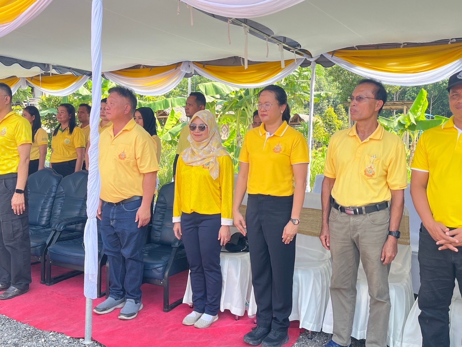 พช.ยะลา ร่วมโครงการรณรงค์และส่งเสริมการปลูกหญ้าแฝกเฉลิมพระเกียรติ พระบาทสมเด็จพระเจ้าอยู่หัว เนื่องในโอกาสพระราชพิธีมหามงคลเฉลิมพระชนมพรรษาครบ 6 รอบ 28 กรกฎาคม 2567
