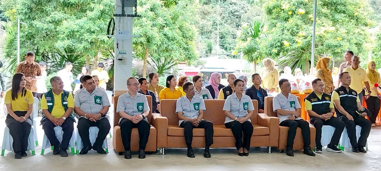 พช.ยะลา ร่วมพิธีเปิดโครงการจังหวัดเคลื่อนที่ “หน่วยบำบัดทุกข์ บำรุงสุข สร้างรอยยิ้มให้ประชาชน”