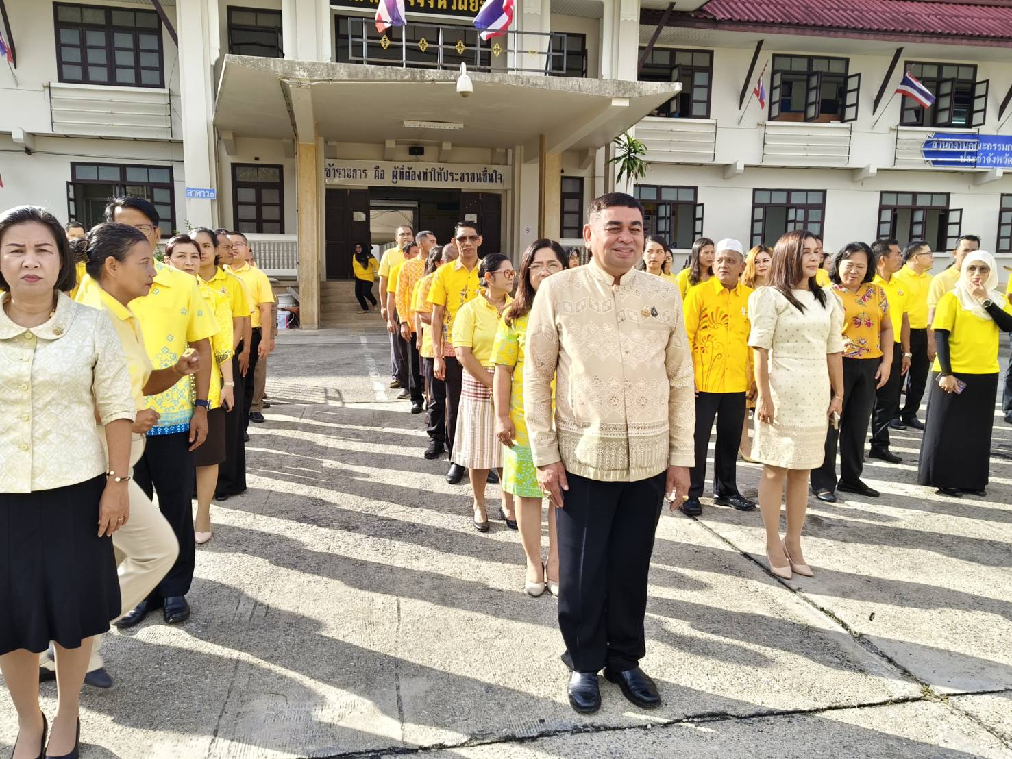 พช.ยะลา ร่วมกิจกรรมเข้าแถวเคารพธงชาติ และร่วมร้องเพลงชาติ