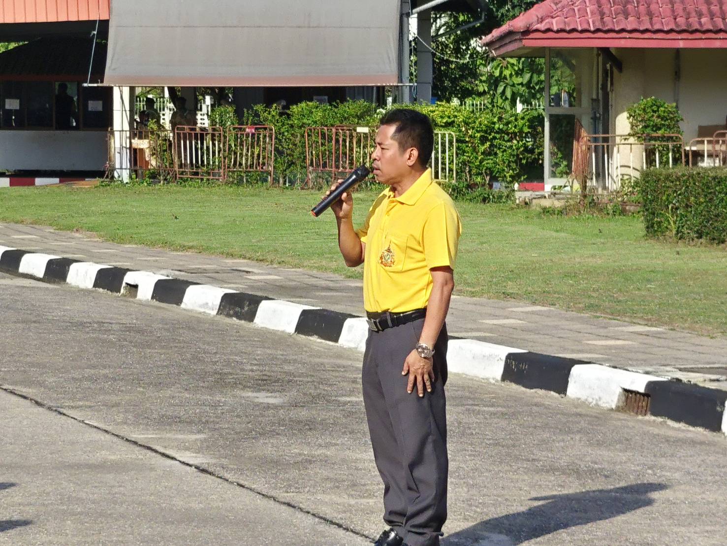 พช.ยะลา ร่วมกิจกรรมเข้าแถวเคารพธงชาติ และร่วมร้องเพลงชาติ