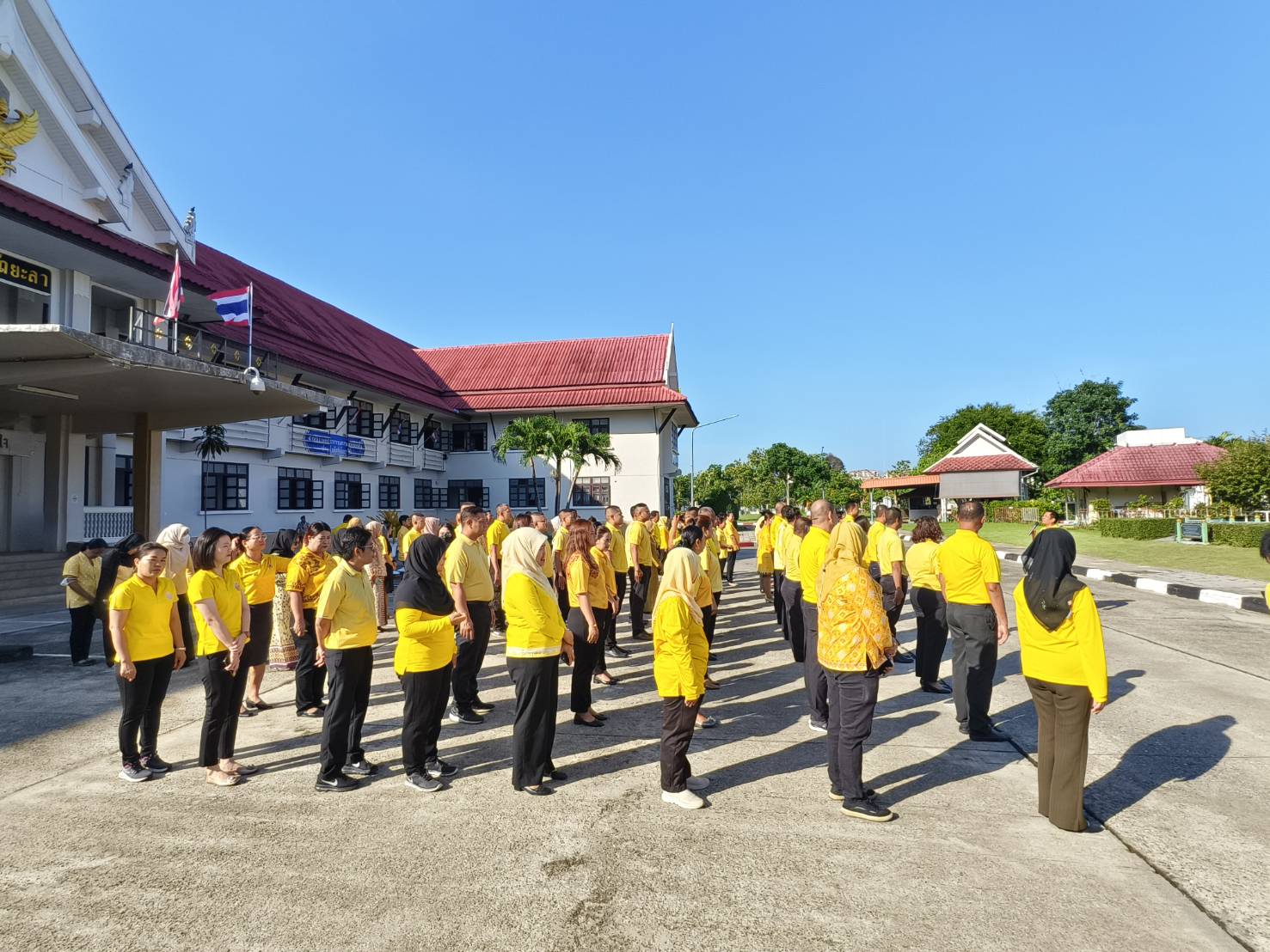 พช.ยะลา ร่วมกิจกรรมเข้าแถวเคารพธงชาติ และร่วมร้องเพลงชาติ