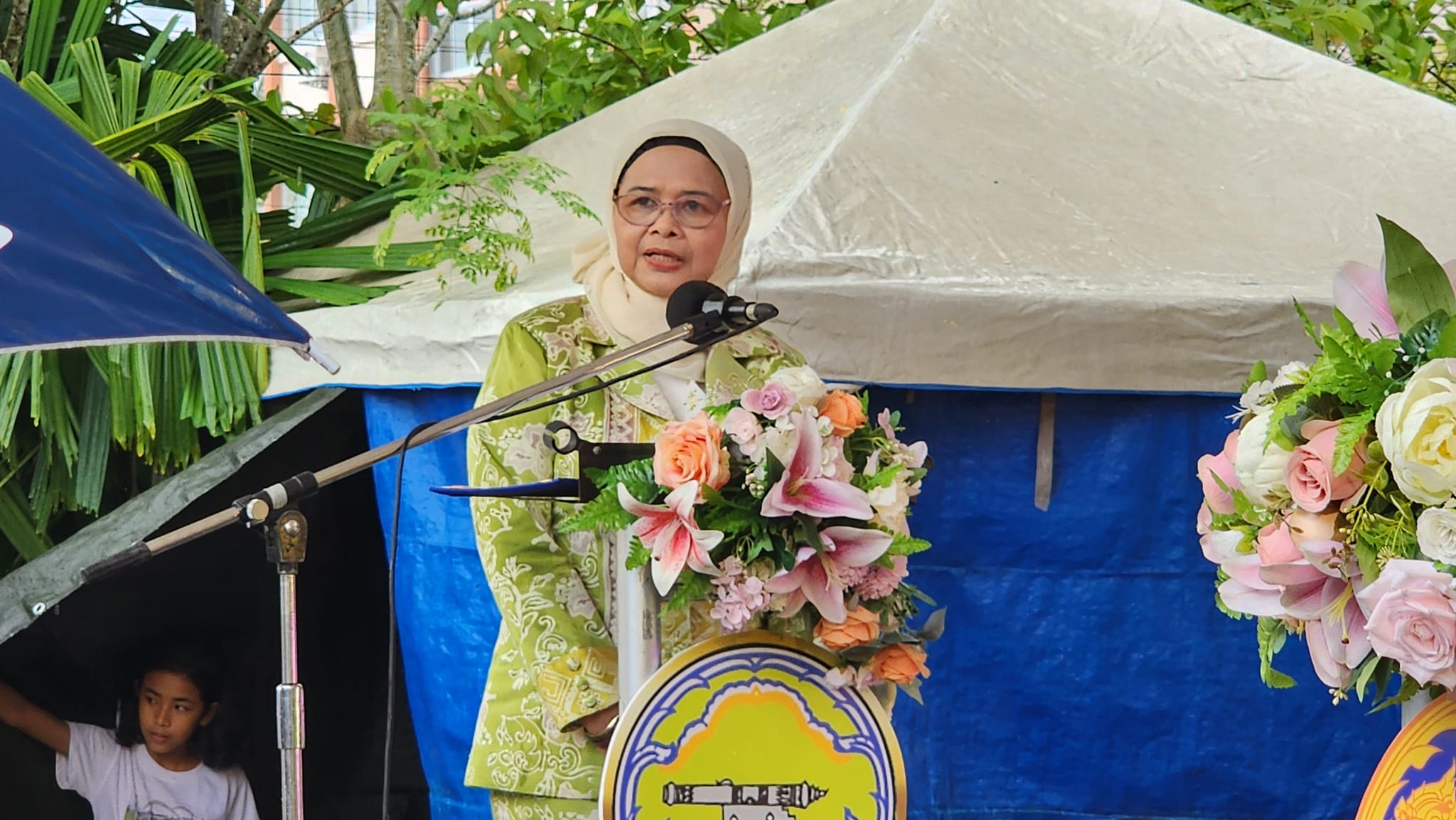 จังหวัดยะลา ร่วมต้อนรับ ปลัดกระทรวงมหาดไทย พร้อมคณะฯ เปิดศูนย์การเรียนรู้ “วิชชาลัยชุมชนบาติกโมเดล จังหวัดปัตตานี” ตามแนวพระราชดำริ สมเด็จพระเจ้าลูกเธอ เจ้าฟ้าสิริวัณณวรี นารีรัตนราชกัญญา “โครงการผ้าไทยใส่ให้สนุก”
