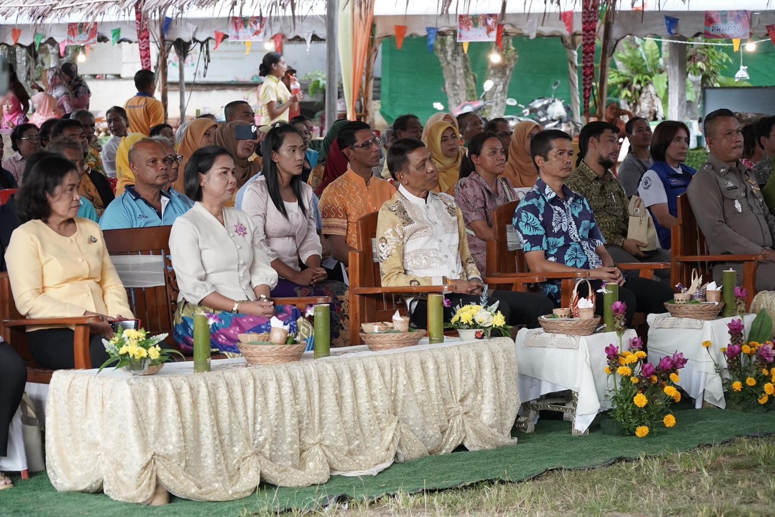พช.ยะลา ร่วมกิจกรรมส่งเสริมประเพณีพุทธ “กิจกรรมงานวัด” ครั้งที่ 2  นำทุนทางวัฒนธรรมมาเพิ่มคุณค่าทางสังคม ยกระดับกิจกรรมการท่องเที่ยวเชิงสร้างสรรค์ชายแดนใต้