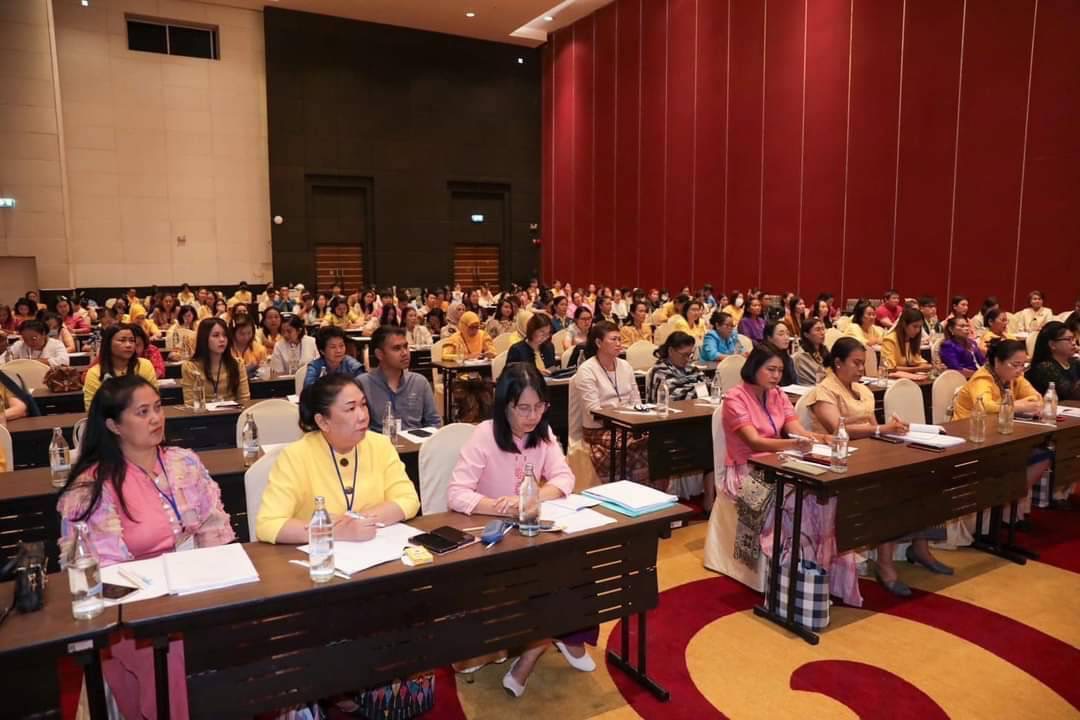 พช.ยะลา ร่วมโครงการเชิดชูเกียรติคนกองทุนพัฒนาบทบาทสตรี ประจำปี 2567