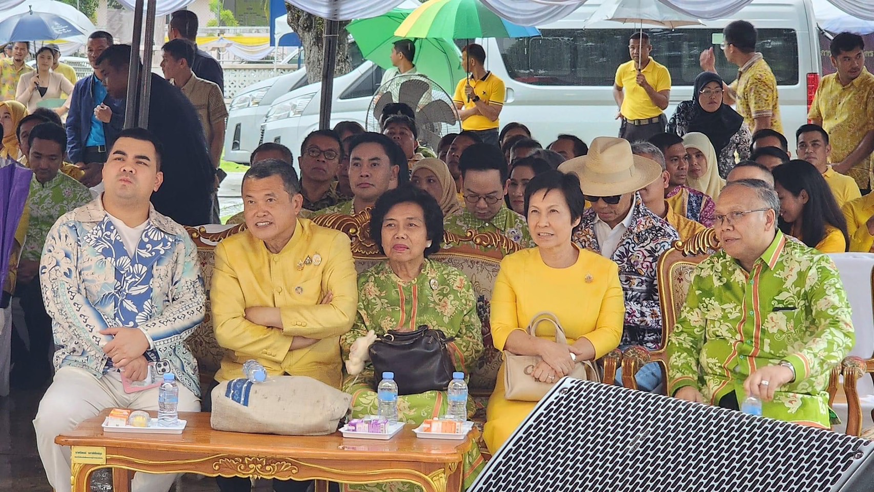จังหวัดยะลา ร่วมต้อนรับ ปลัดกระทรวงมหาดไทย พร้อมคณะฯ เปิดศูนย์การเรียนรู้ “วิชชาลัยชุมชนบาติกโมเดล จังหวัดปัตตานี” ตามแนวพระราชดำริ สมเด็จพระเจ้าลูกเธอ เจ้าฟ้าสิริวัณณวรี นารีรัตนราชกัญญา “โครงการผ้าไทยใส่ให้สนุก”