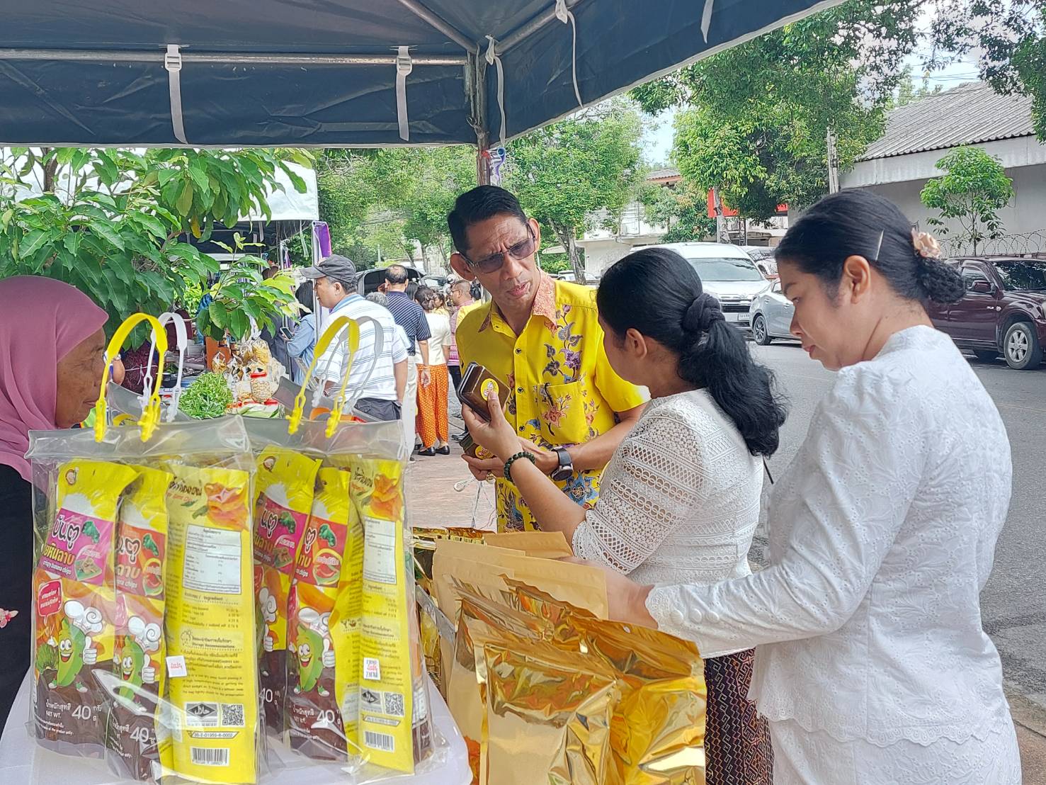พช.ยะลา ร่วมกิจกรรมตลาดนัดสินค้าเกษตรอัตลักษณ์ชายแดนใต้
