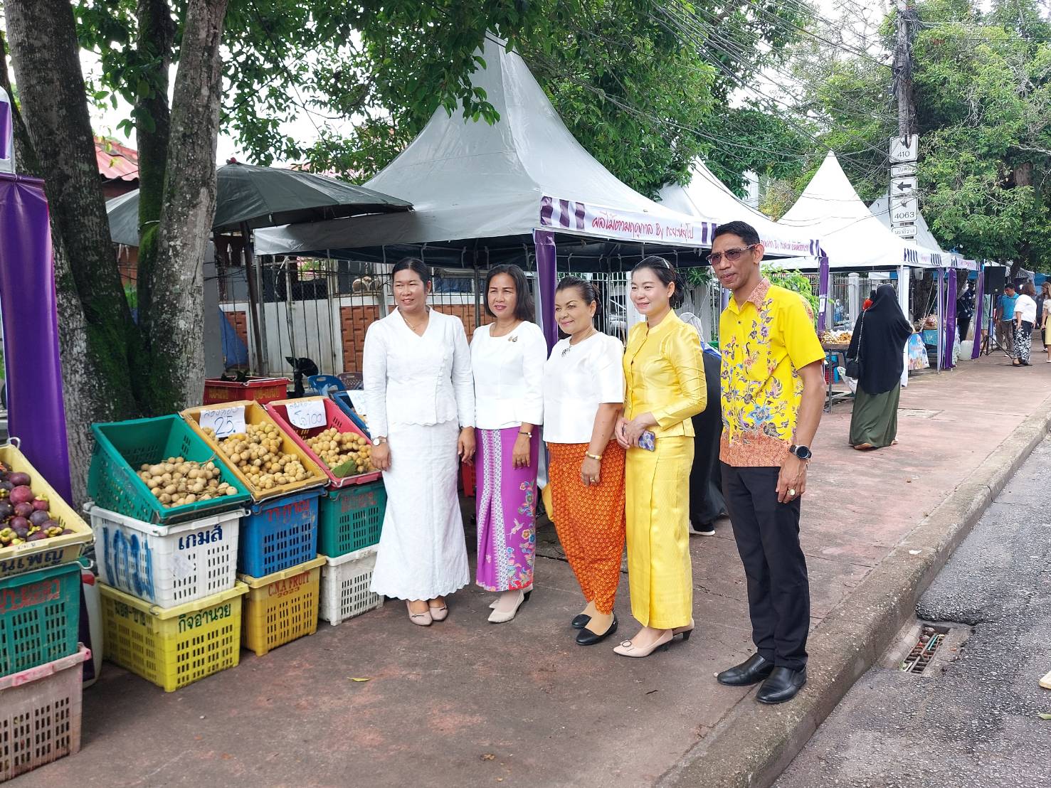 พช.ยะลา ร่วมกิจกรรมตลาดนัดสินค้าเกษตรอัตลักษณ์ชายแดนใต้