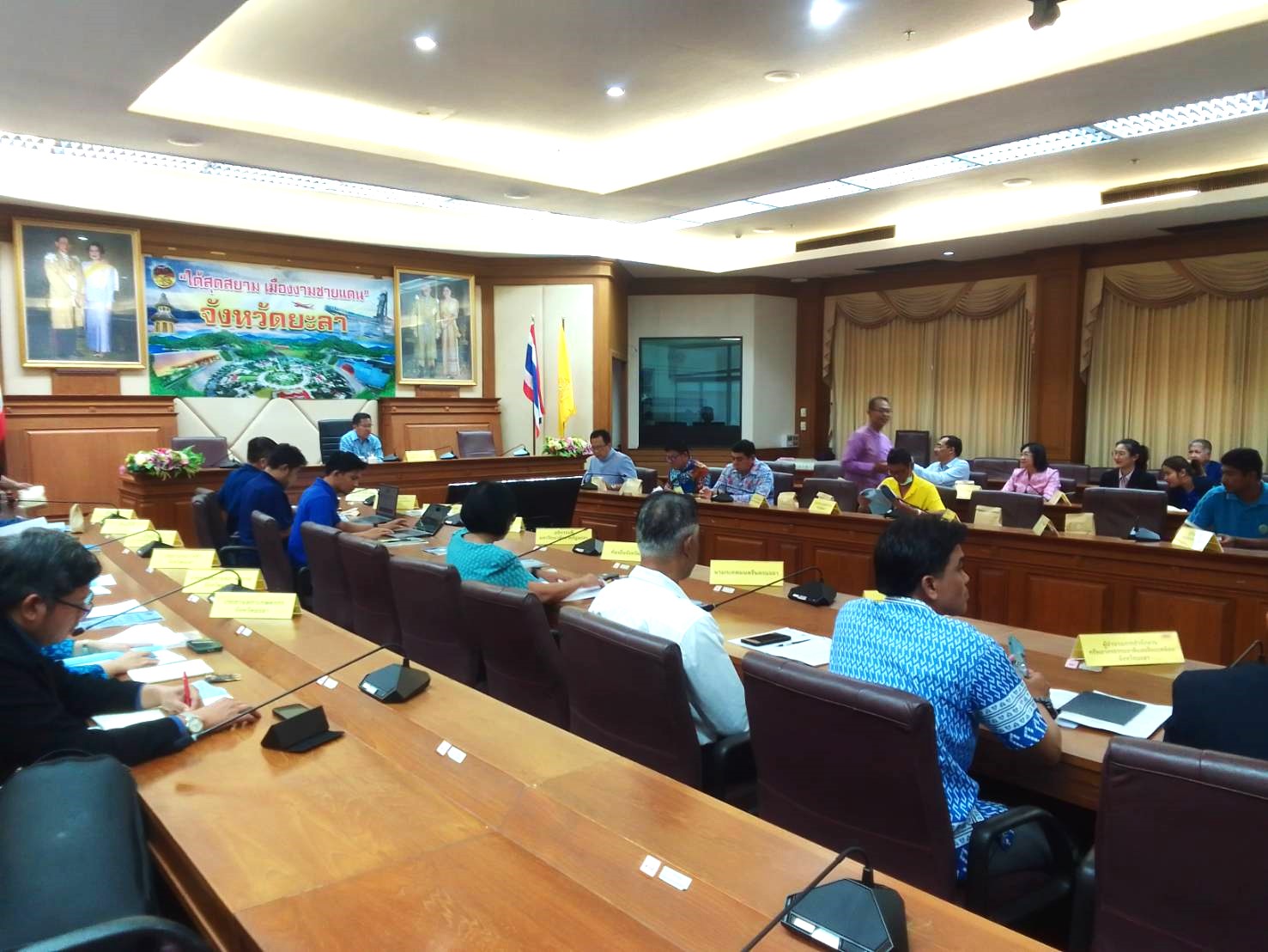 พช.ยะลา ร่วมประชุมคณะอนุกรรมการประสานงานโครงการพัฒนาของสถาบันส่งเสริมและพัฒนากิจกรรมปิดทองหลังพระ สืบสานแนวพระราชดำริฯ
