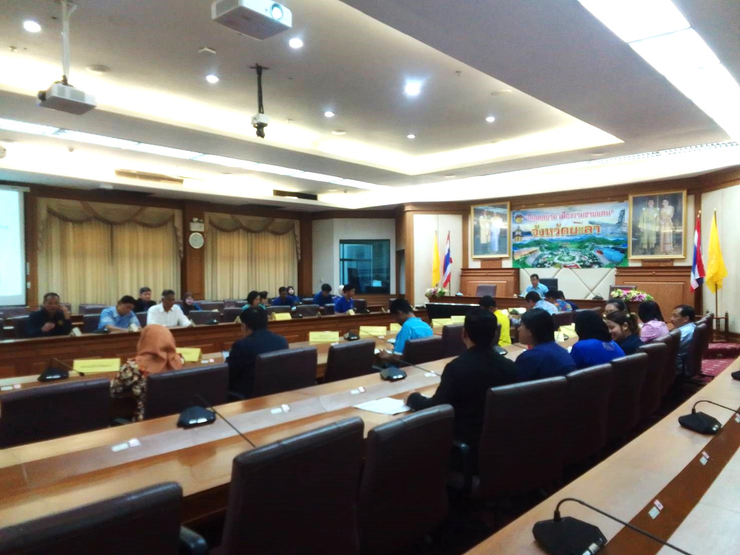 พช.ยะลา ร่วมประชุมคณะอนุกรรมการประสานงานโครงการพัฒนาของสถาบันส่งเสริมและพัฒนากิจกรรมปิดทองหลังพระ สืบสานแนวพระราชดำริฯ