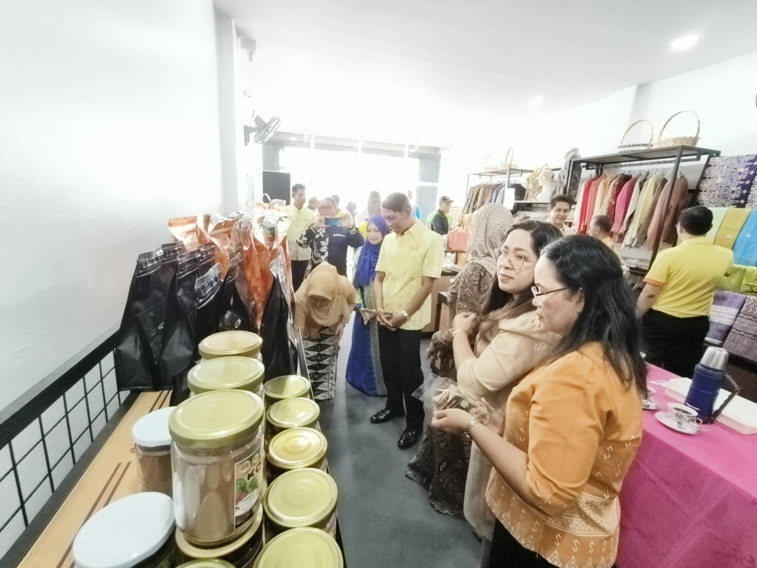 ร้าน OTOP Trader Yala 2024 พร้อมเปิดให้บริการแล้ว