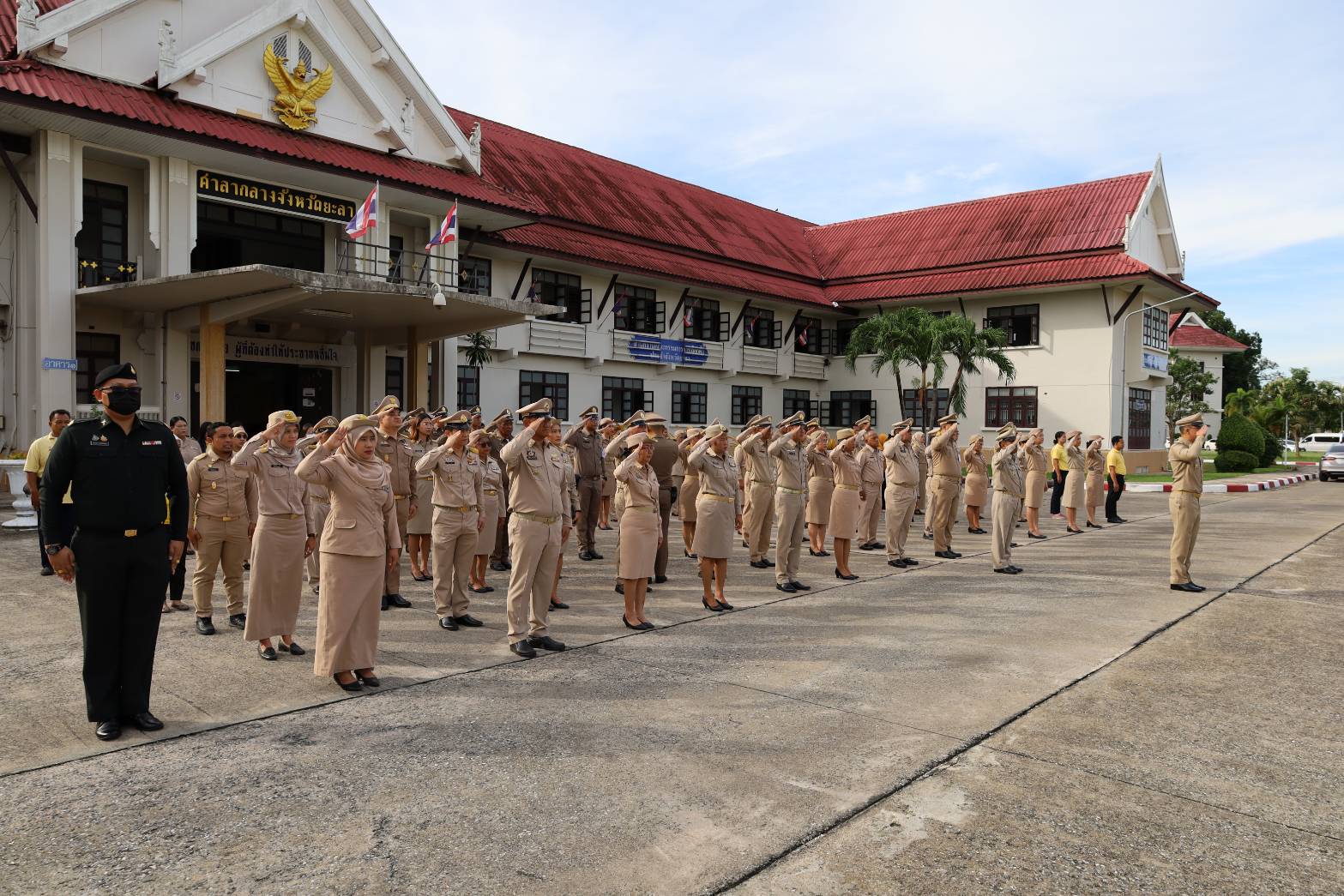 พช.ยะลา ร่วมกิจกรรมเข้าแถวเคารพธงชาติ และร่วมร้องเพลงชาติ