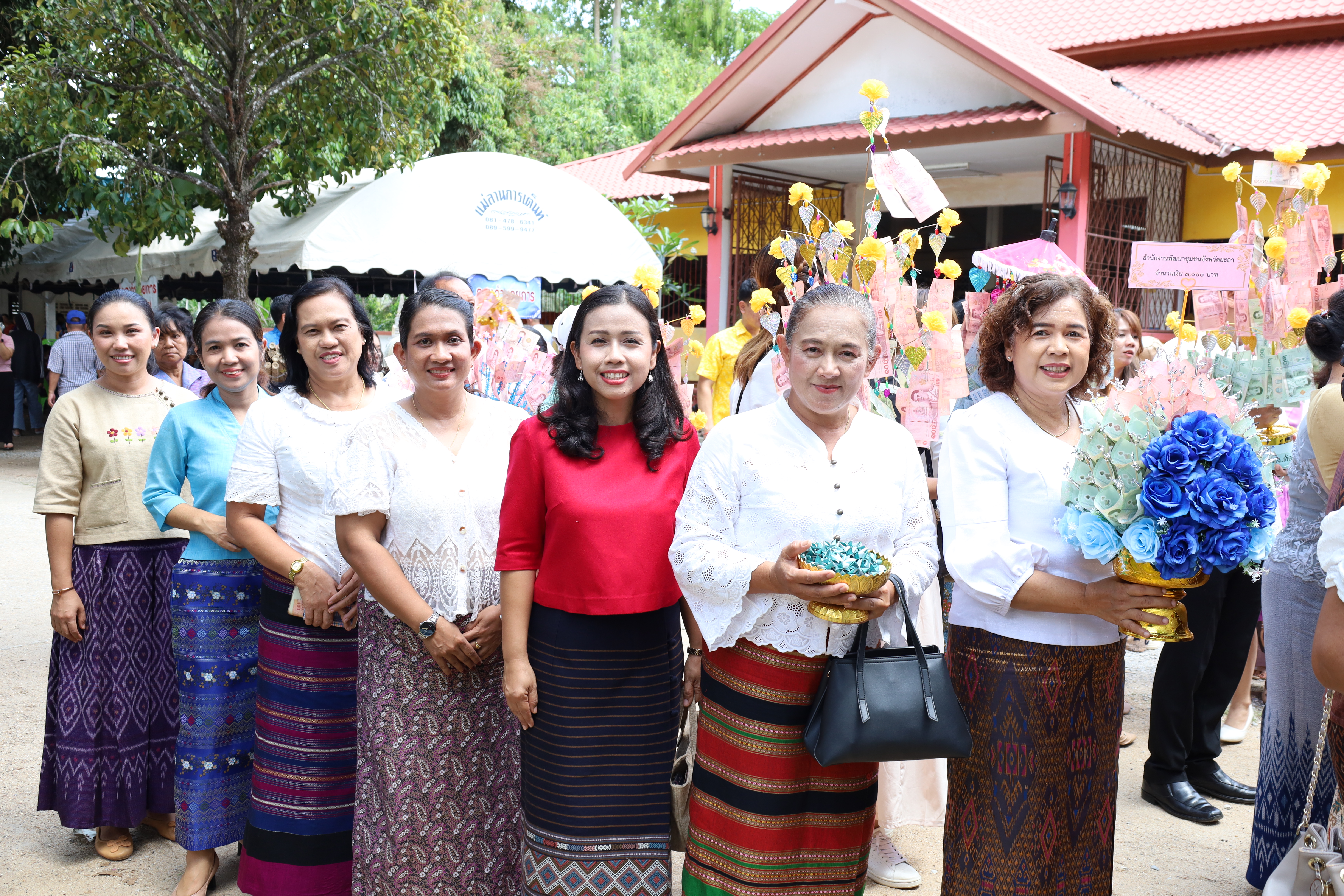 พช.ยะลา ร่วมกิจกรรมทอดกฐินสามัคคี