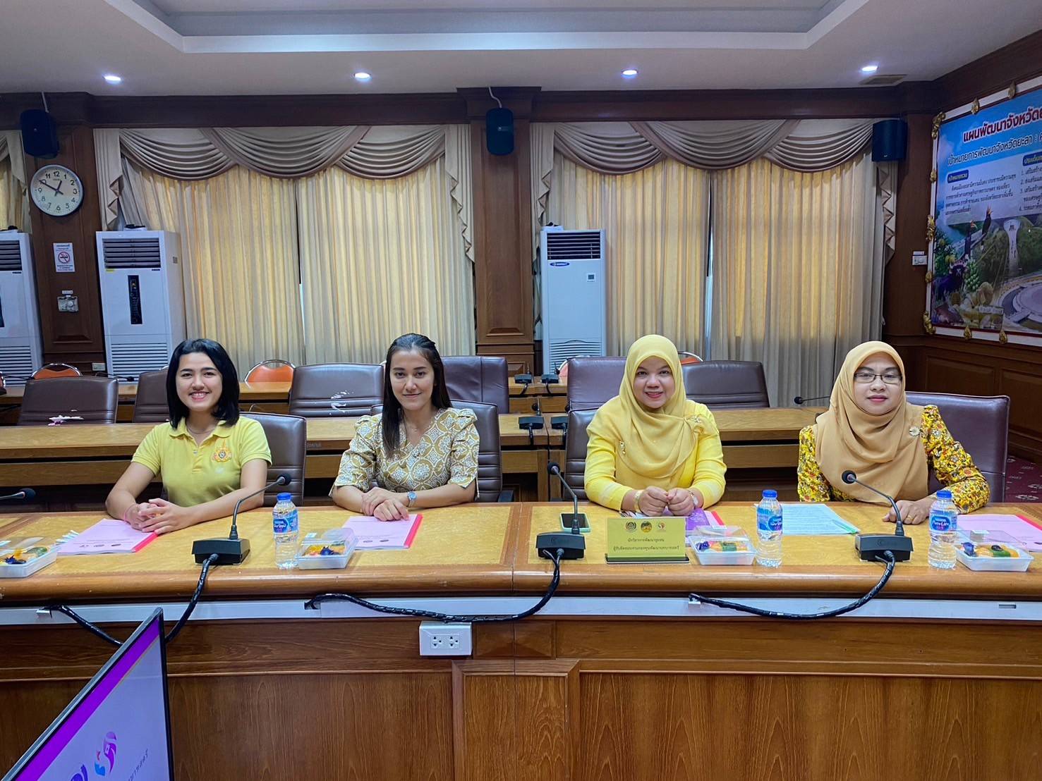 พช.ยะลา จัดประชุมคณะอนุกรรมการบริหารกองทุนพัฒนาบทบาทสตรีระดับจังหวัด จังหวัดยะลา ครั้งที่ 8/2567
