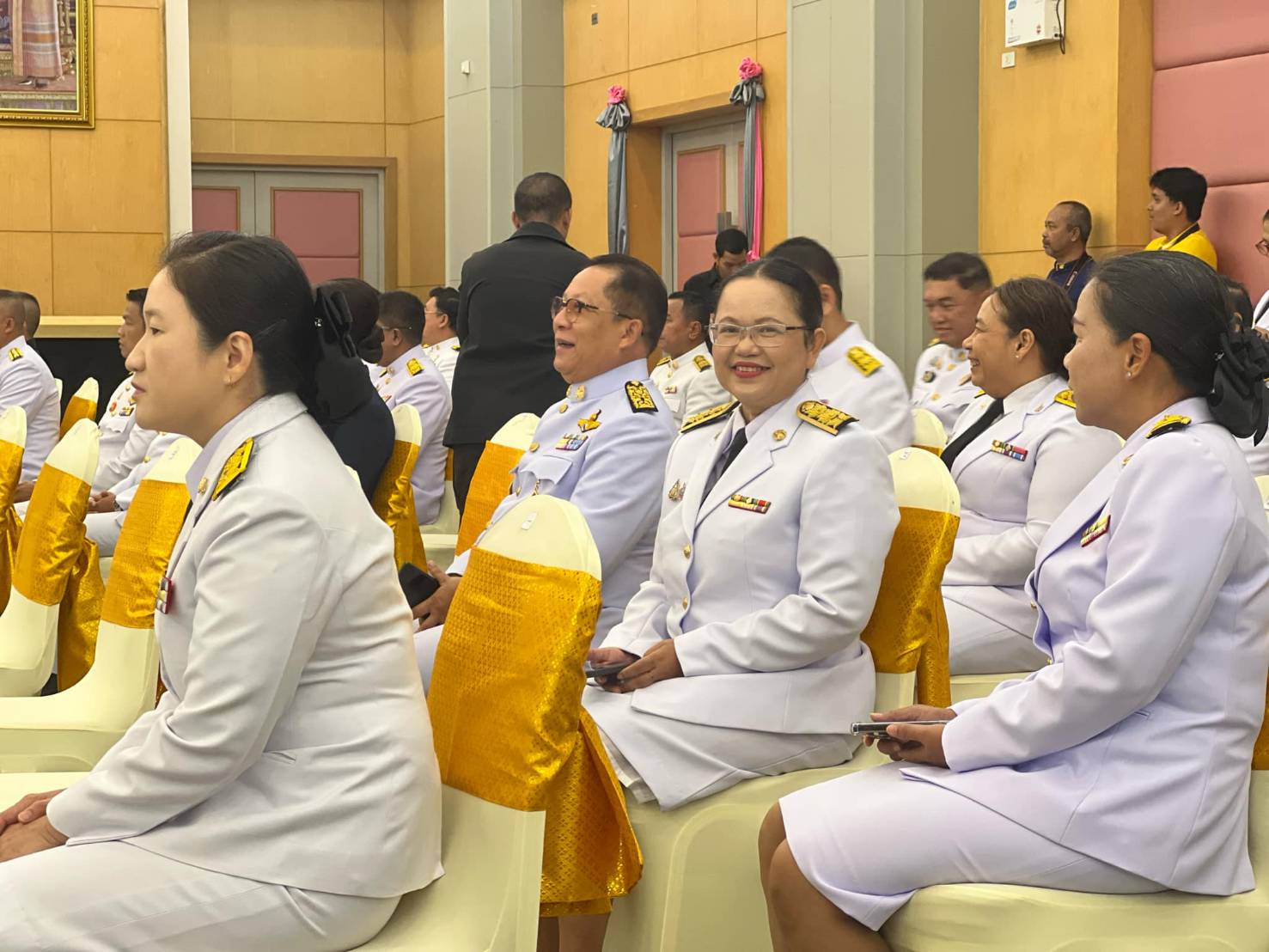 พช.ยะลา ร่วมพิธีวางพ่นพุ่มถวายราชสักการะพระบาทสมเด็จพระบรมชนกาธิเบศร มหาภูมิพลอดุลยเดชมหาราร บรมนาถบพิตร เนื่องในวัน “วันพระบิดาแห่งฝนหลวง” ประจำปี 2567
