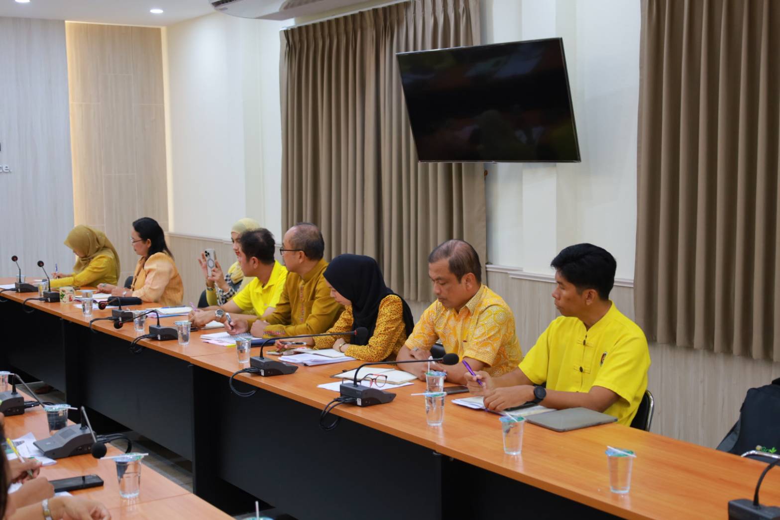 พช.ยะลา ประชุมประจำสัปดาห์เจ้าหน้าที่พัฒนาชุมชนจังหวัดยะลา