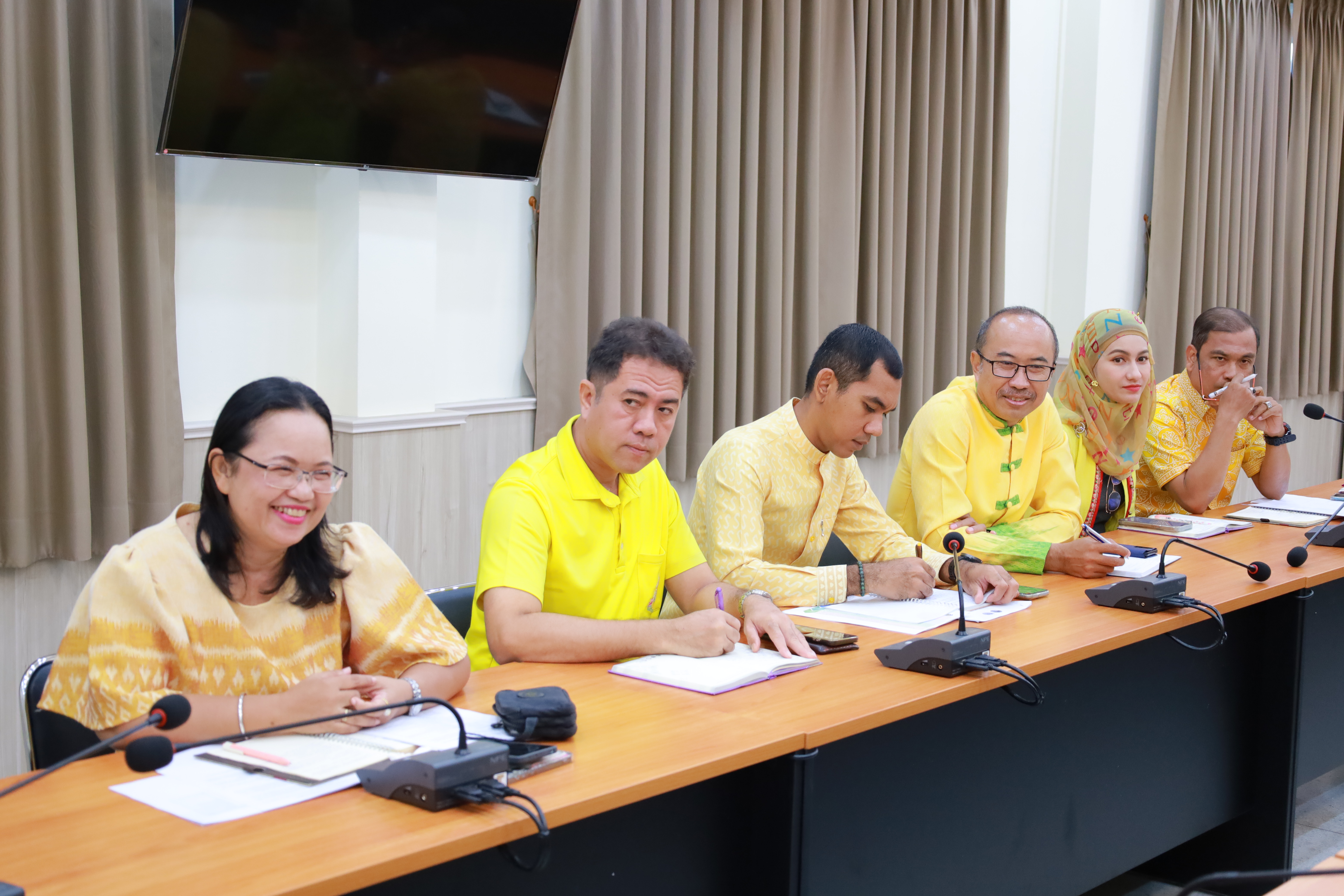 พช.ยะลา ประชุมประจำสัปดาห์เจ้าหน้าที่พัฒนาชุมชนจังหวัดยะลา