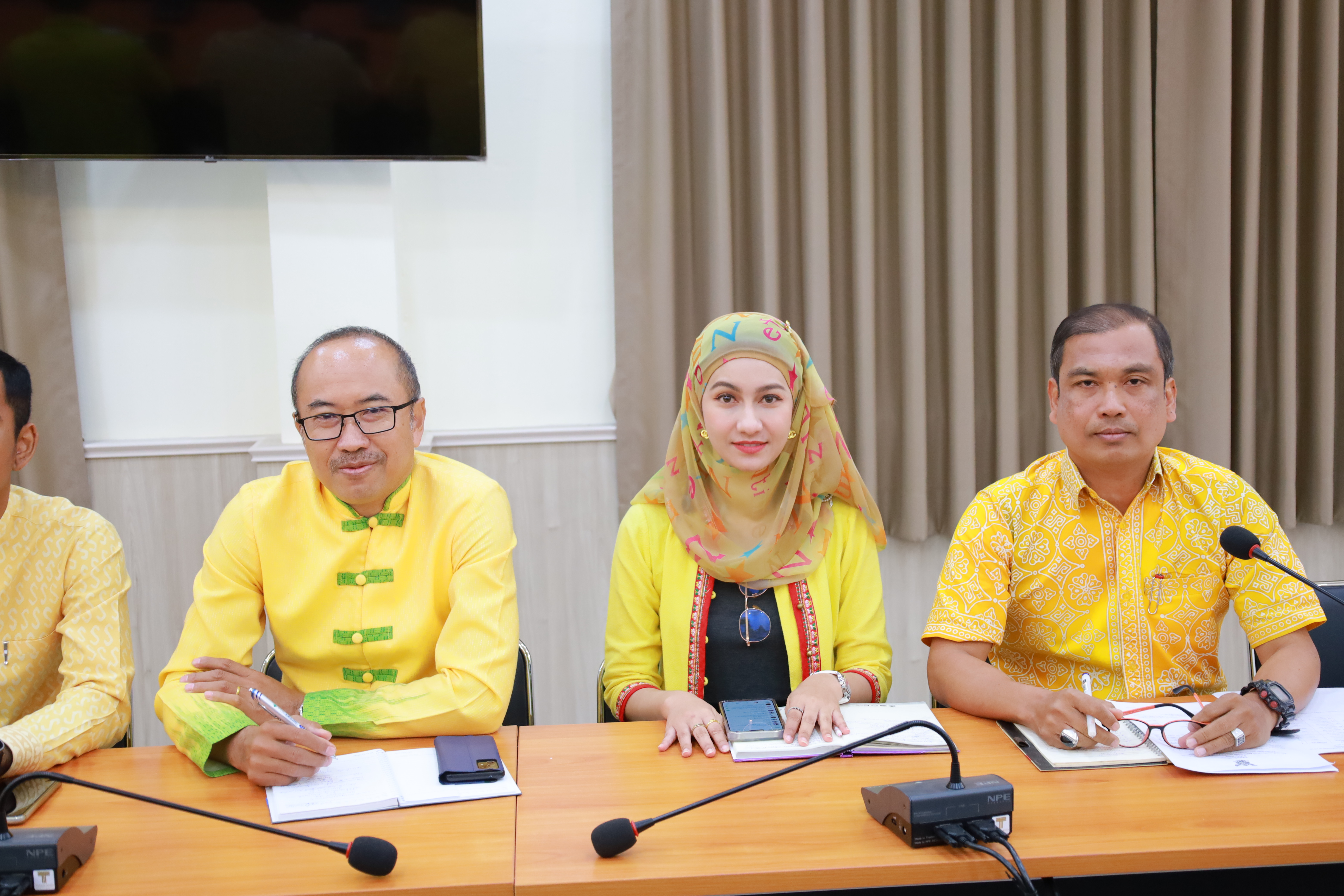 พช.ยะลา ประชุมประจำสัปดาห์เจ้าหน้าที่พัฒนาชุมชนจังหวัดยะลา