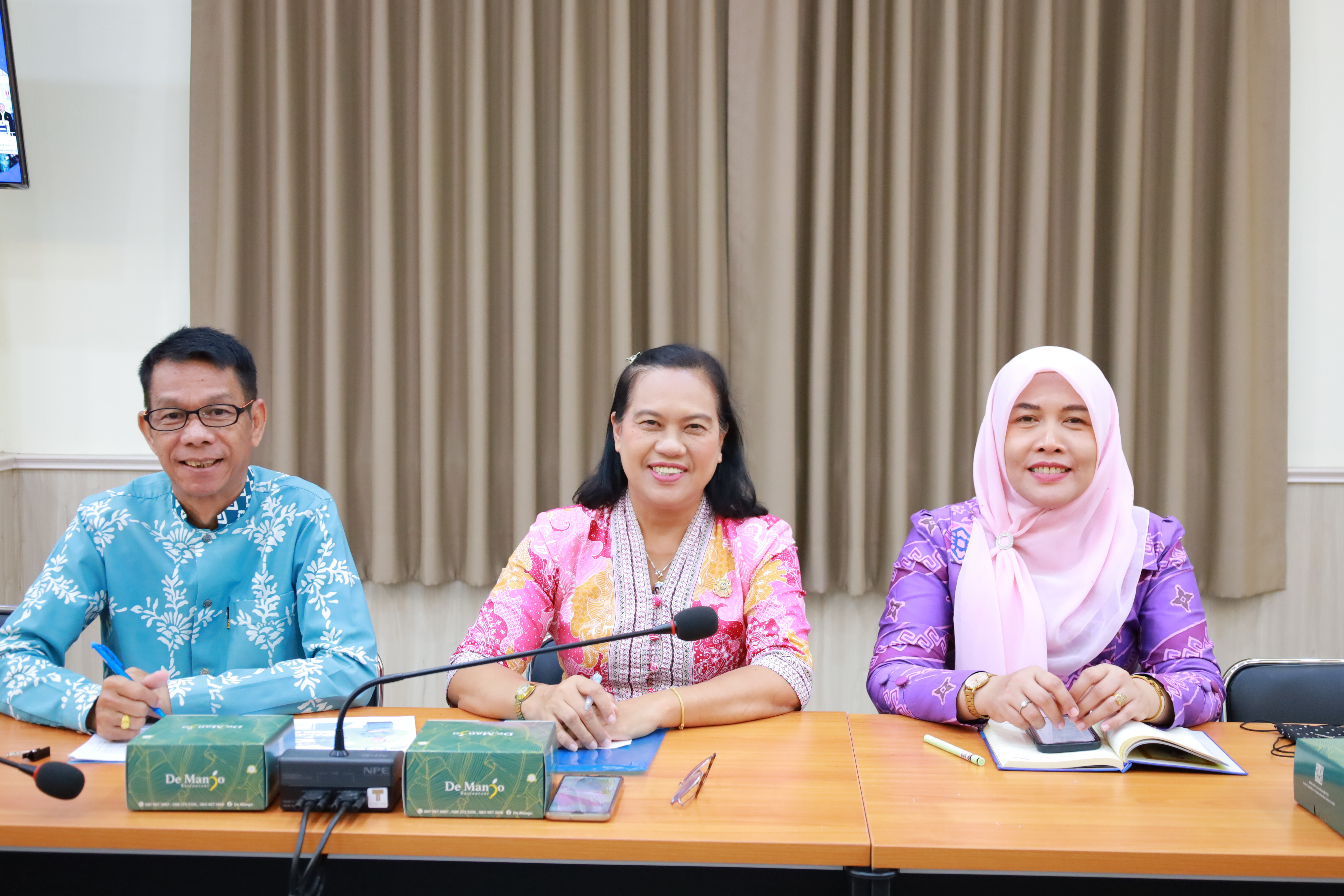 พช.ยะลา ร่วมประชุม (Video Conference) การแก้ไขปัญหาความยากจนเชิงบูรณาการ ระหว่าง กรมการพัฒนาชุมชน กระทรวงมหาดไทย กับ มูลนิธิปอเต็กตึ๊ง ระยะ 4 ภาคใต้ 14 จังหวัด